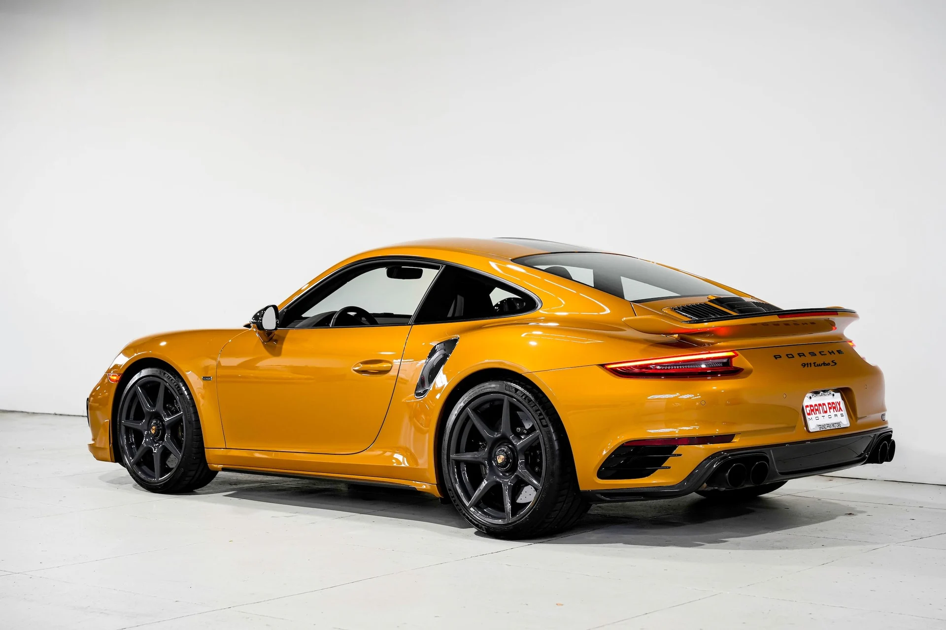 mph008_715458719_f8b37f2a8e8271e0eb0ed3cb5ee26033x_ae3c7872fa