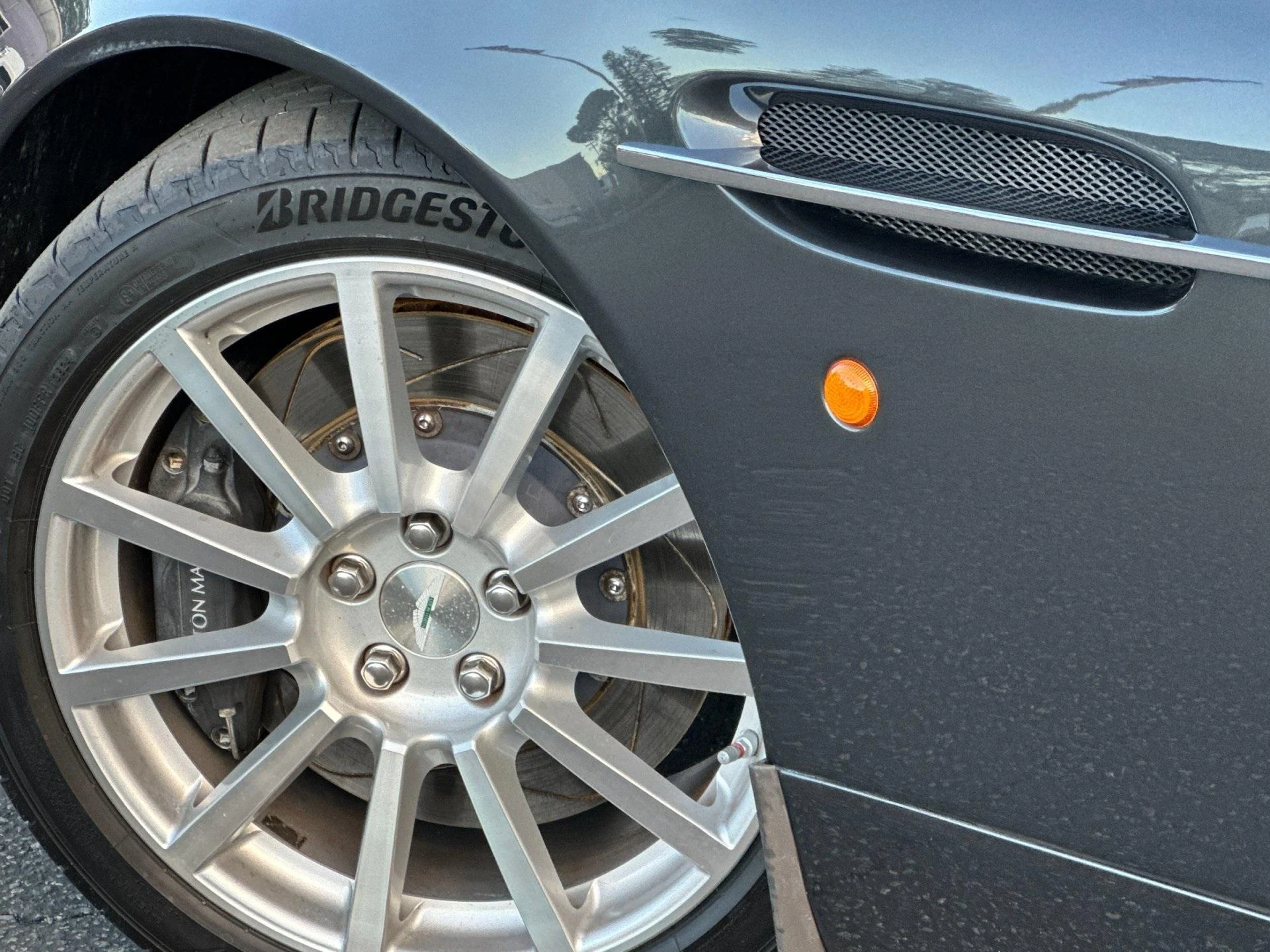 mph008_721977956_Used_2006_Aston_Martin_Vanquish_S_1763564995_56bb2200ee