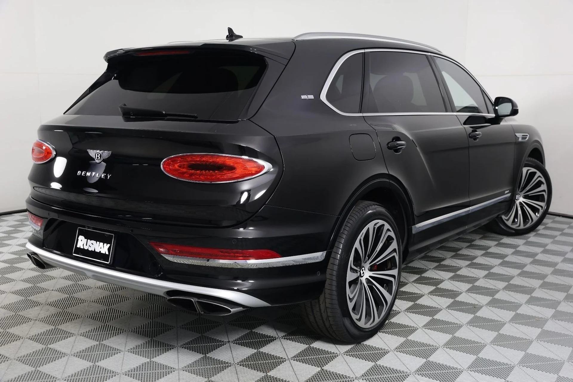 mph008_722213884_77ef76977b7739108db069498513cde6_e2934b5768