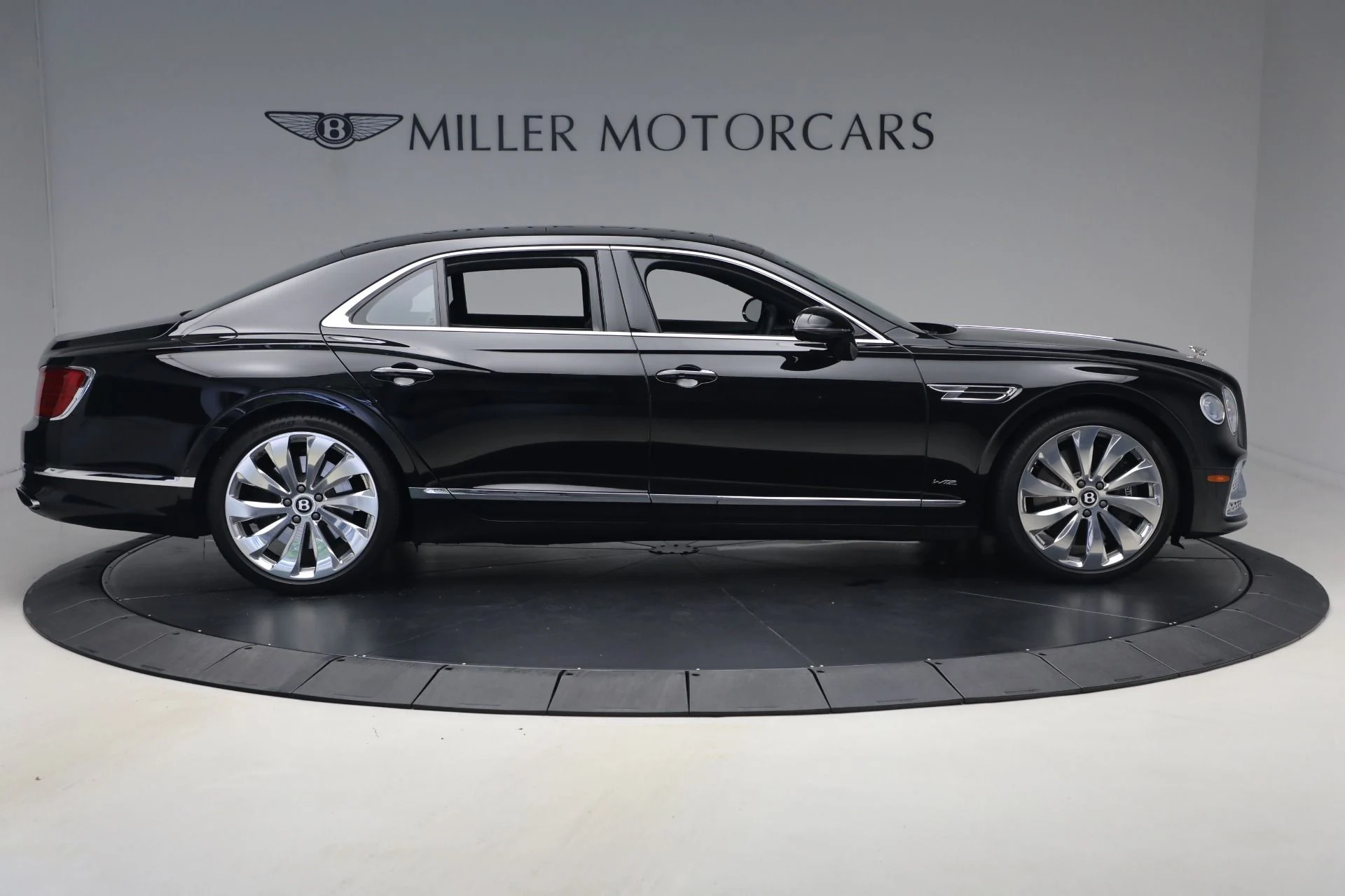 mph008_72382297_Used_2022_Bentley_Flying_Spur_W12_1787352541_16c11c647b