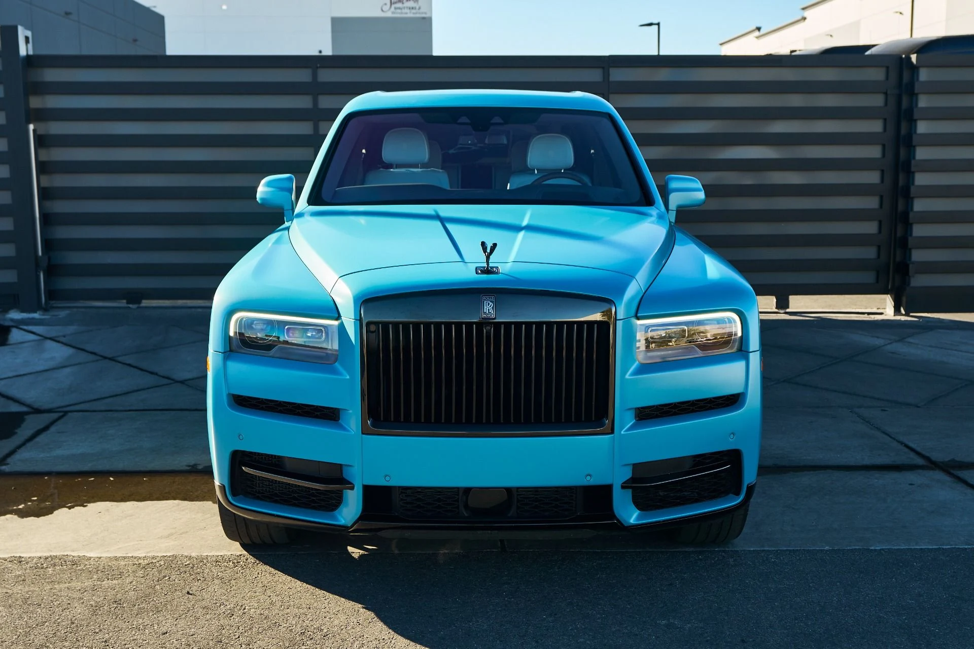 mph008_731921467_Used_2022_Rolls_Royce_Cullinan_Black_Badge_1765410978_a3822ff6ae