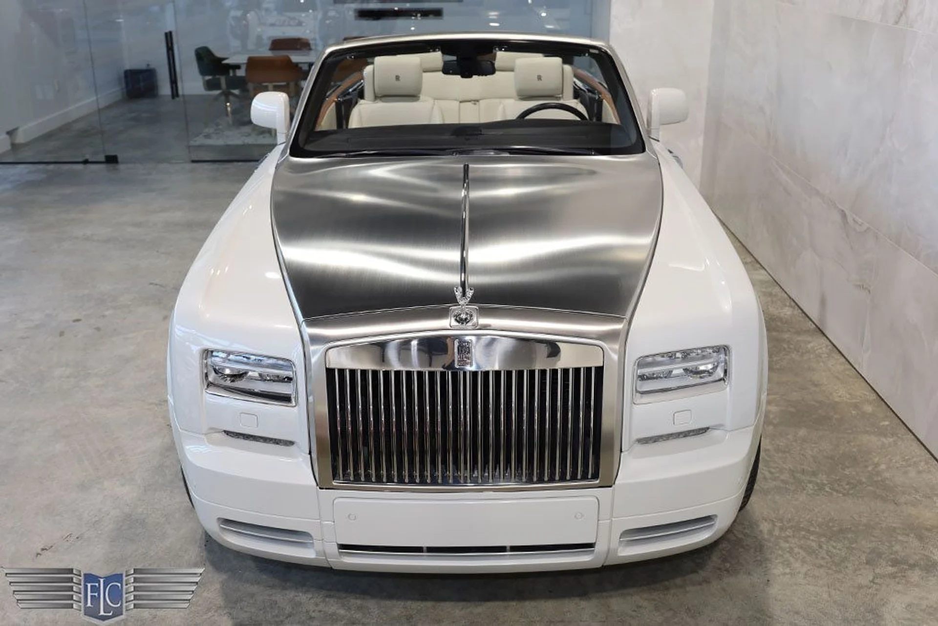 mph008_734493004_used_2013_rolls_royce_phantom_drophead_coupe_9689_22223521_9_1024_440ec95d9e