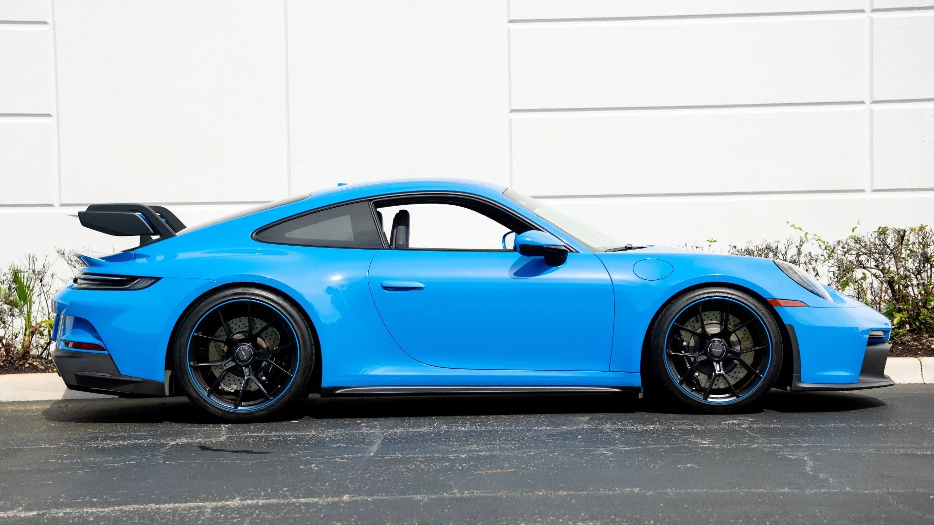 mph008_739874499_Used_2022_Porsche_911_GT_3_1753806874_288411f057