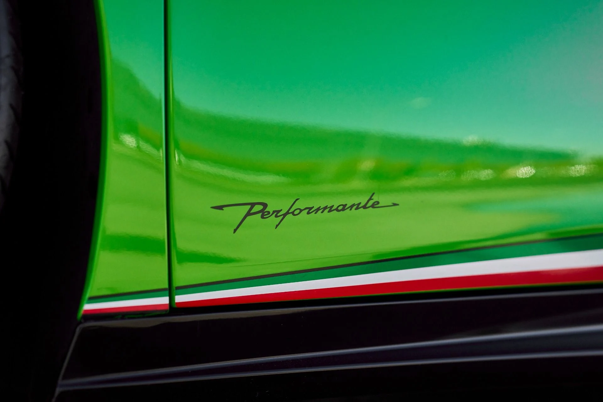 mph008_742723570_Used_2019_Lamborghini_Huracan_Performante_Spyder_1764058245_c998bfdba2