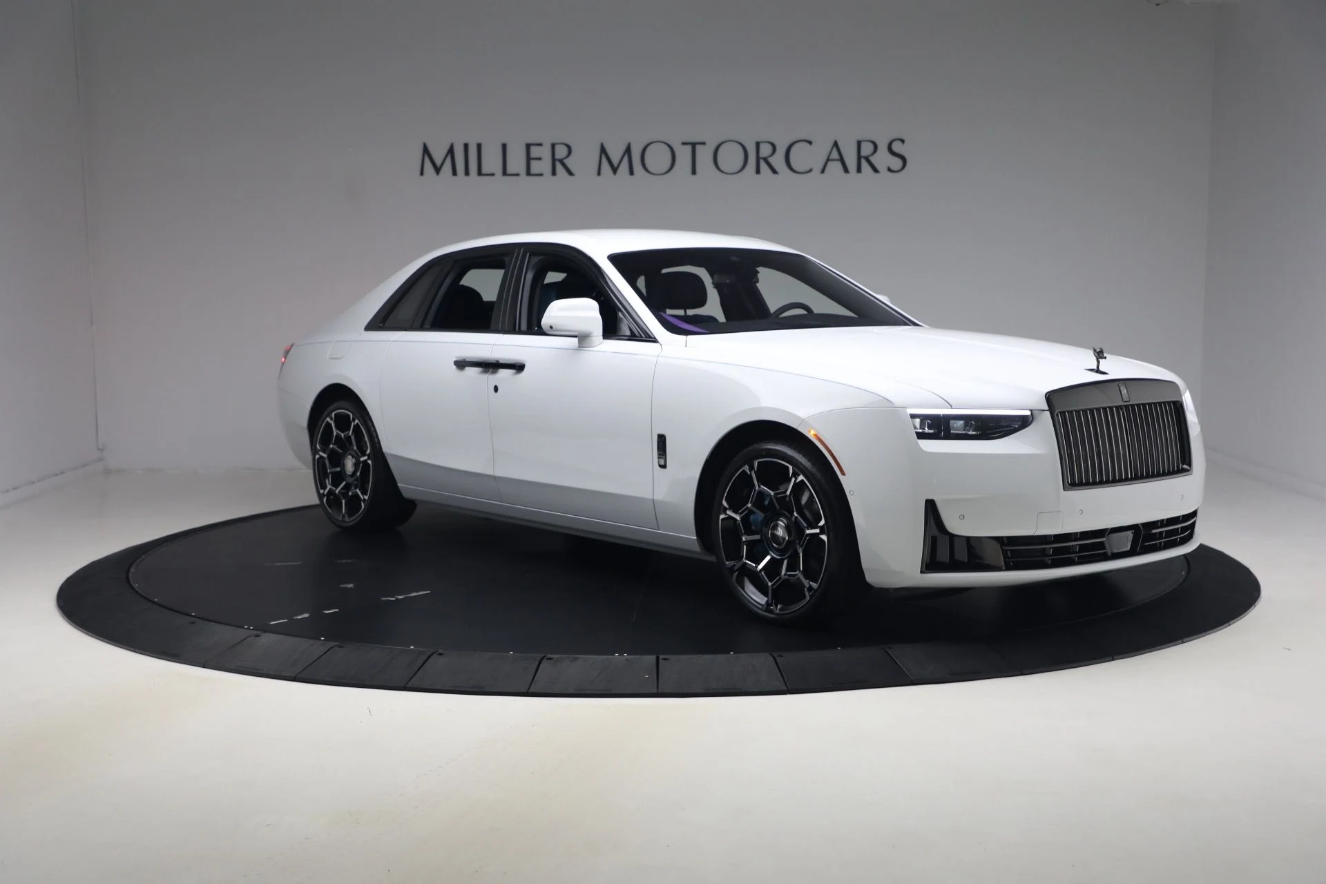 mph008_74314739_New_2027_Rolls_Royce_Black_Badge_Ghost_6ddd9bf754
