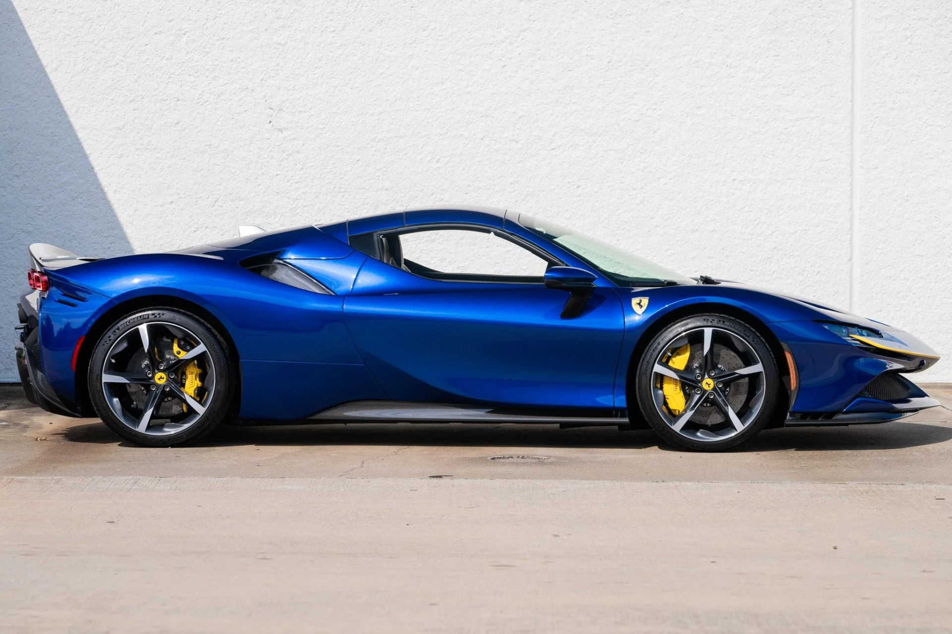 mph008_74480447_Used_2022_Ferrari_SF_90_Spider_Assetto_Fiorano_1757958945_fcadc6a0b3
