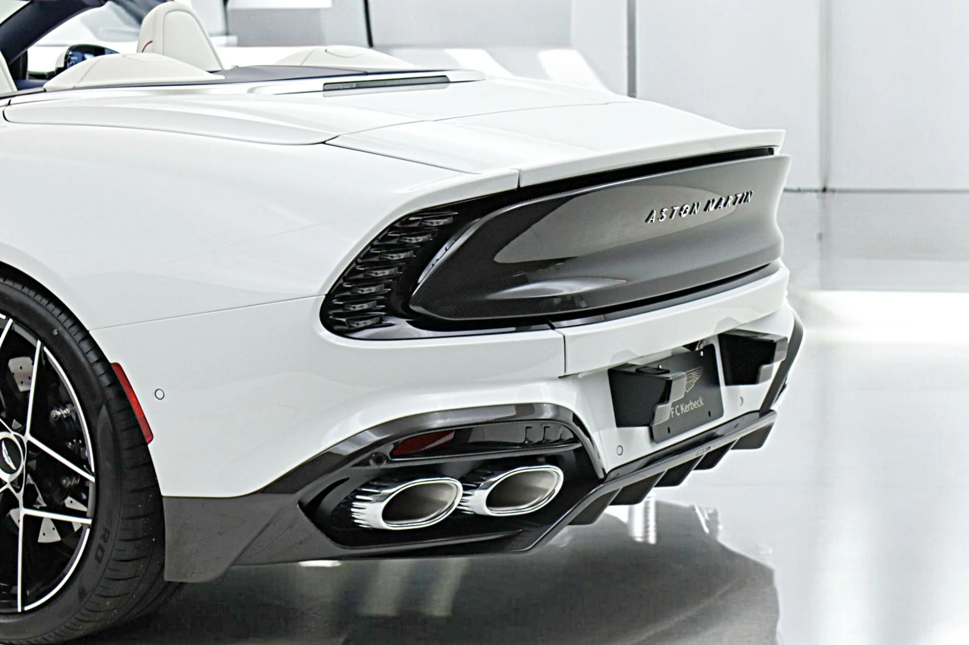 mph008_748225392_New_2026_Aston_Martin_Vanquish_Volante_fd7f0661c1