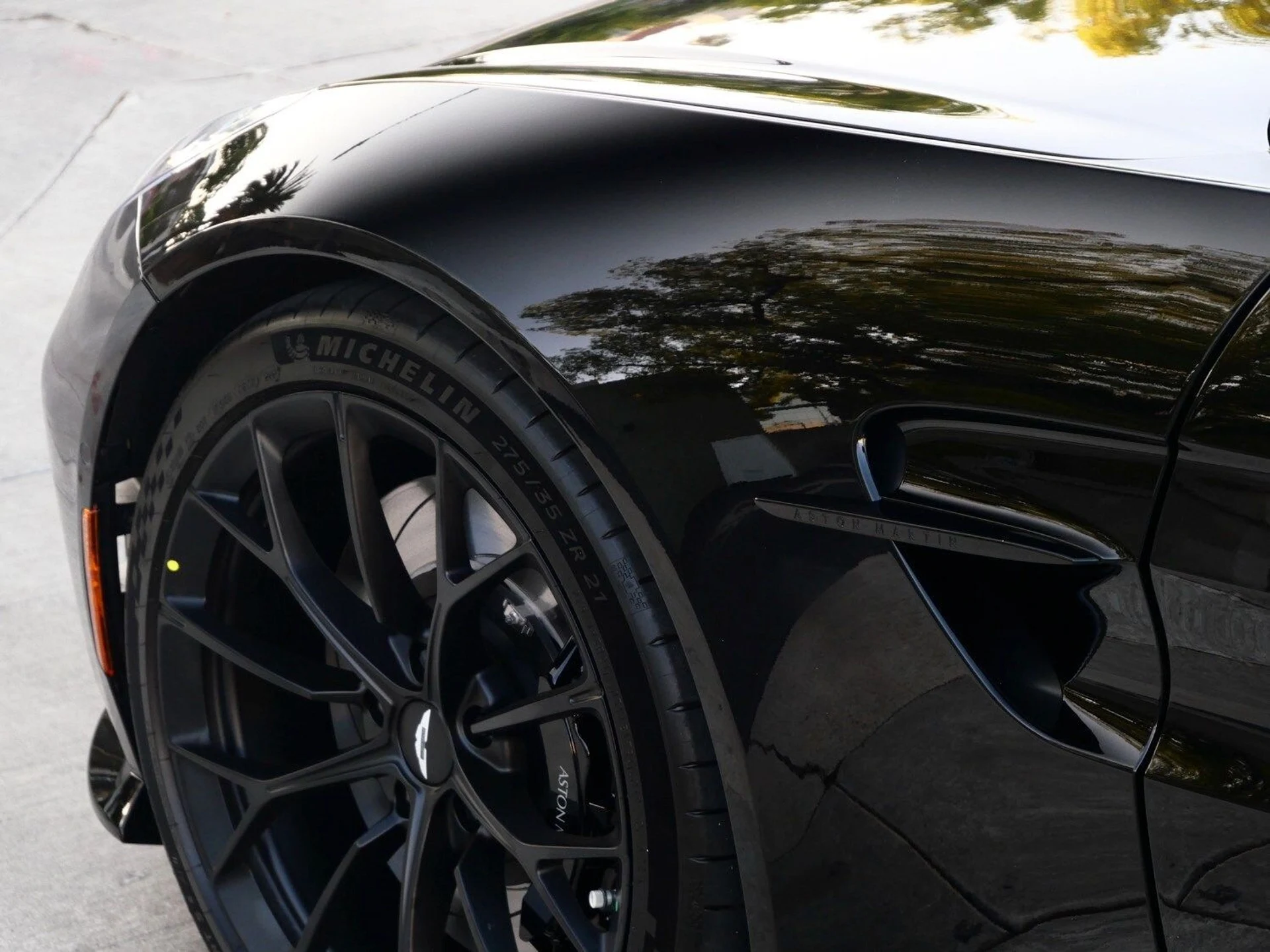 mph008_75013160_1d82f9c96c7fe1acc3c17080370d30cax_c62fee5322