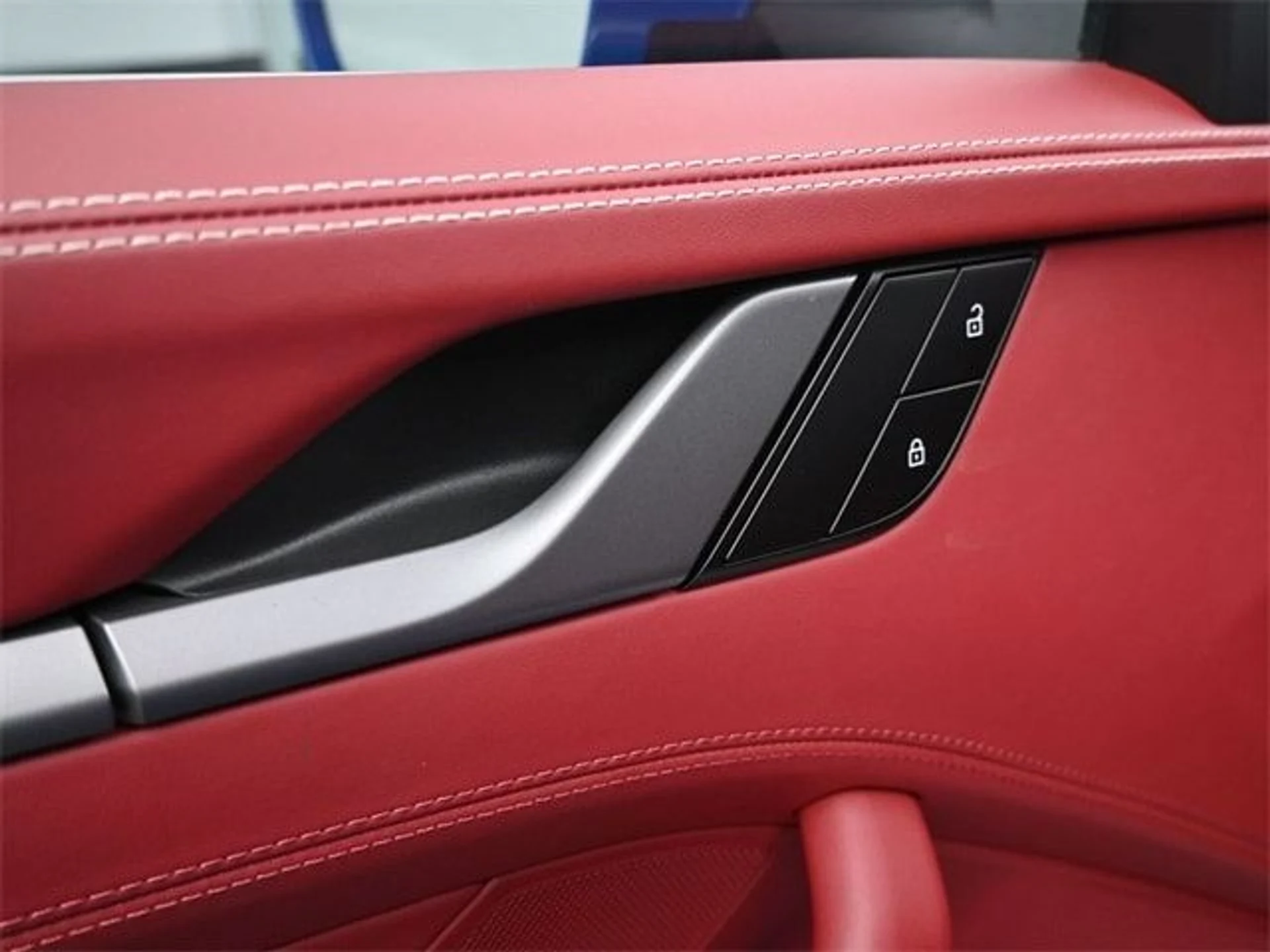 mph008_751971887_de083d7b9b0632d53be98394109f358dx_bc6d80c9de