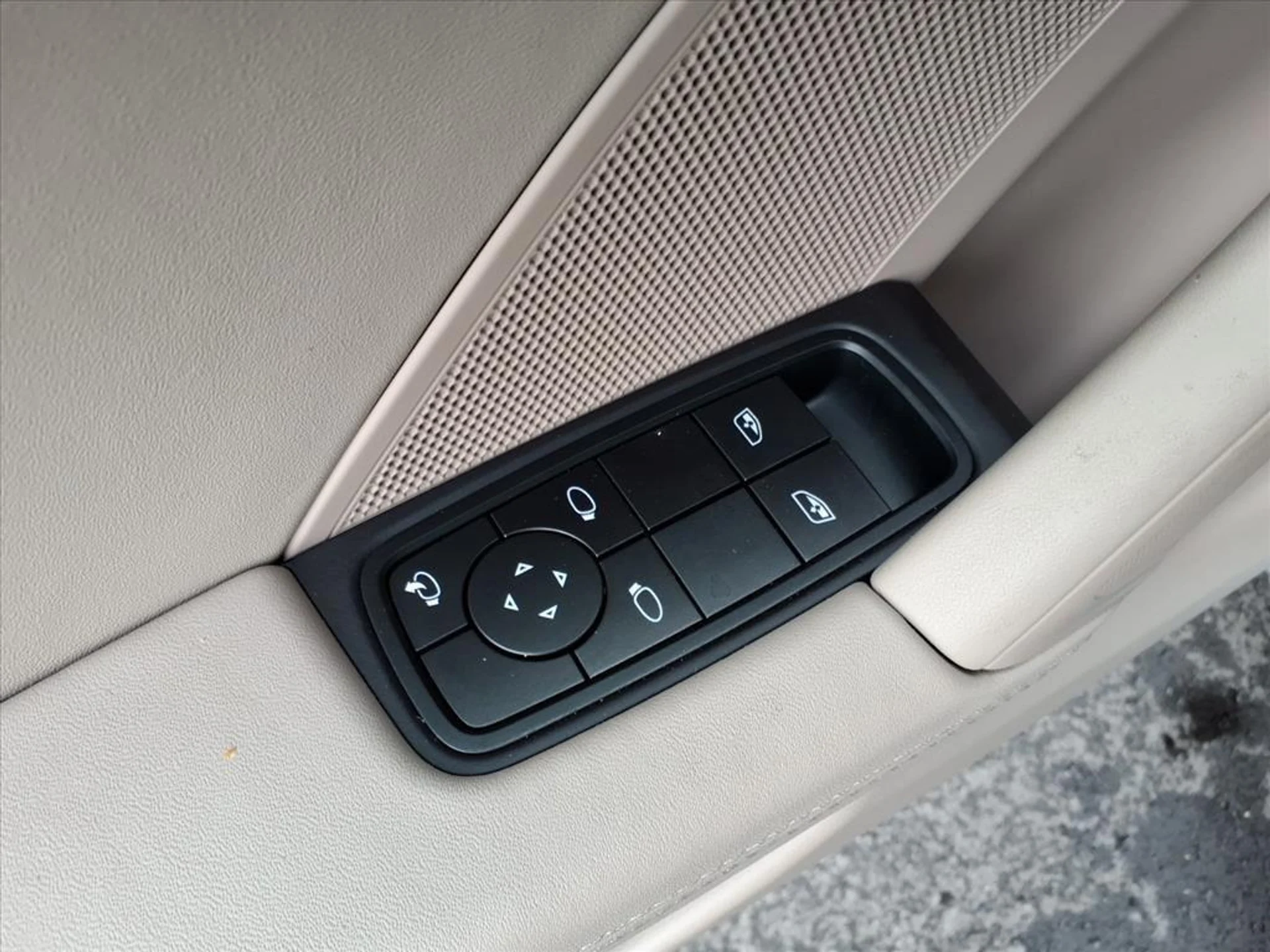 mph008_766669913_2c4c948d0829c16ed19f982e01122b4b_2634dbe496