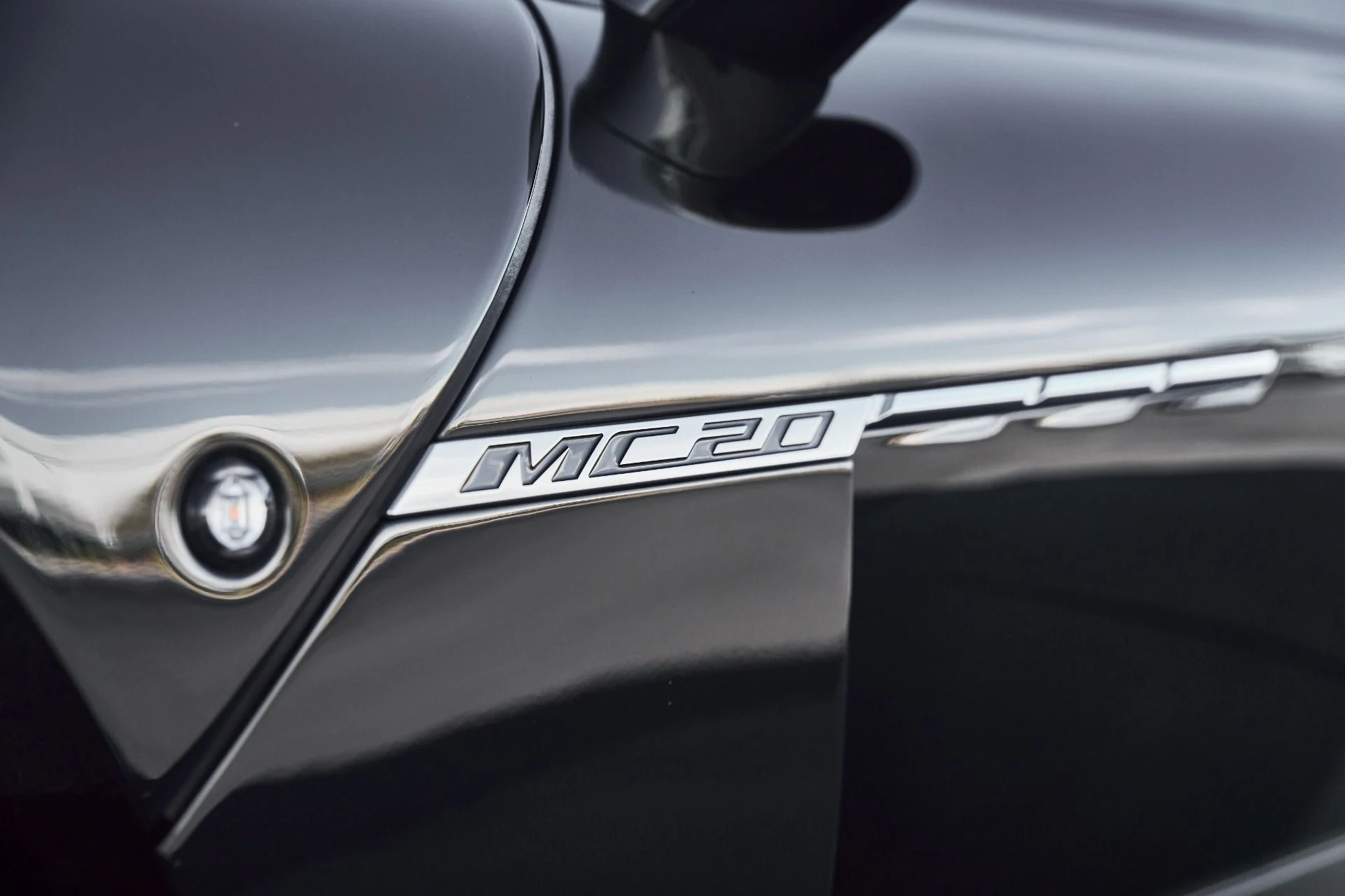 mph008_77106775_Used_2024_Maserati_MC_20_1771382134_7331301015