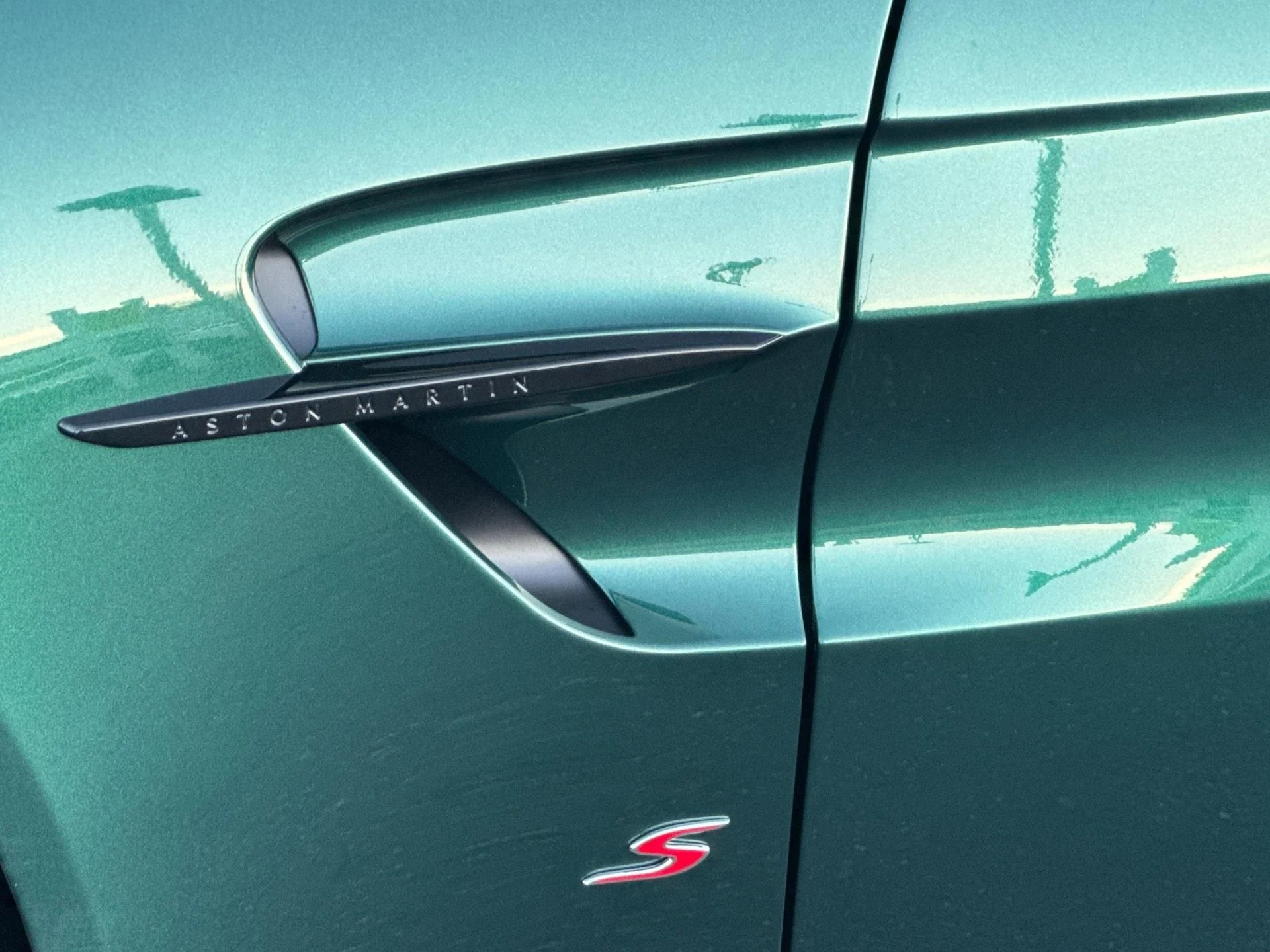 mph008_77449364_New_2026_Aston_Martin_Vantage_S_1767971566_68df880875