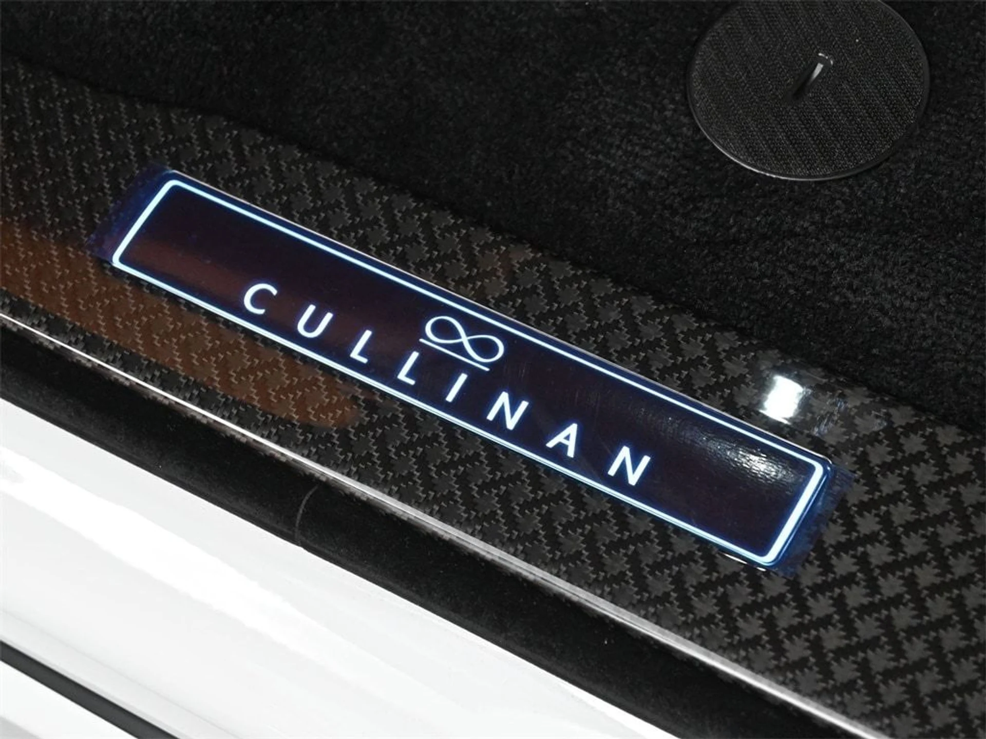 mph008_780289839_c111f6a72d015896ec08d557392415c6x_adb5aeefe7