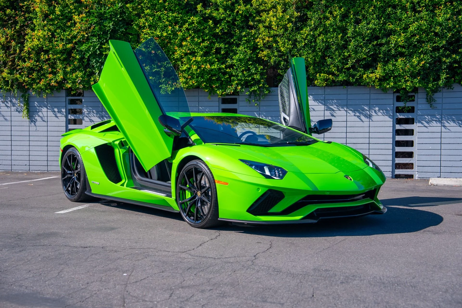 mph008_780810506_Used_2018_Lamborghini_Aventador_LP_740_4_S_1762289338_66d8d5c7d3