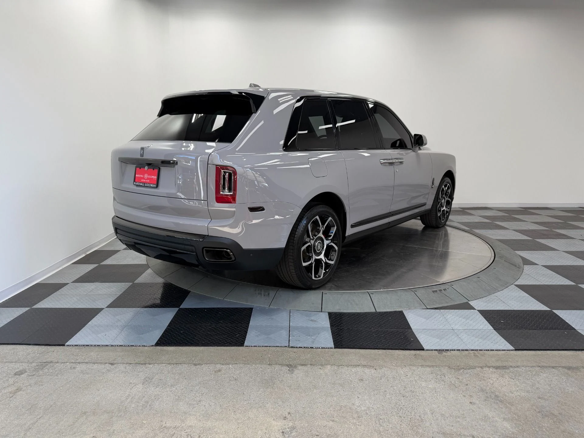 mph008_781727373_Used_2024_Rolls_Royce_Cullinan_Black_Badge_Immersive_Rear_Seating_Rear_Theatre_Configuration_1782147217_e19c17ee95