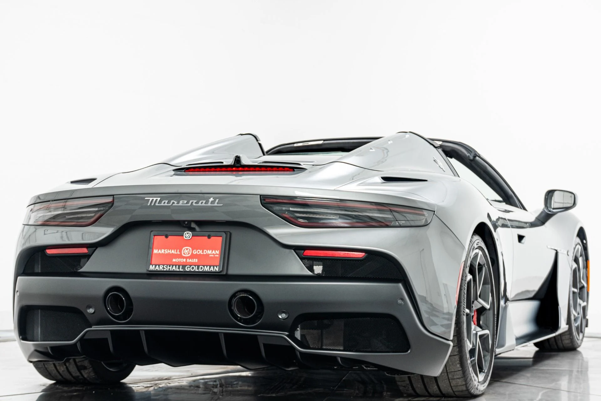 mph008_7885909_Used_2023_Maserati_MC_20_Cielo_351_Miles_Lightweight_Racing_Seats_Interior_Carbon_Fiber_Package_1774034660_c7a3f0eb0a
