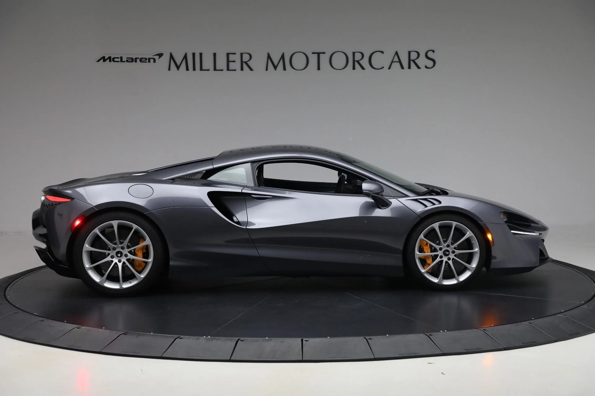 mph008_790897076_Used_2024_Mc_Laren_Artura_Vision_73a11aca12