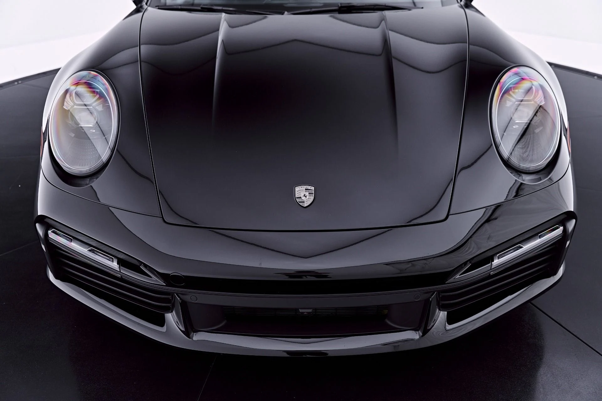 mph008_79213185_Used_2025_Porsche_911_Turbo_1782870213_f4b1fabaef