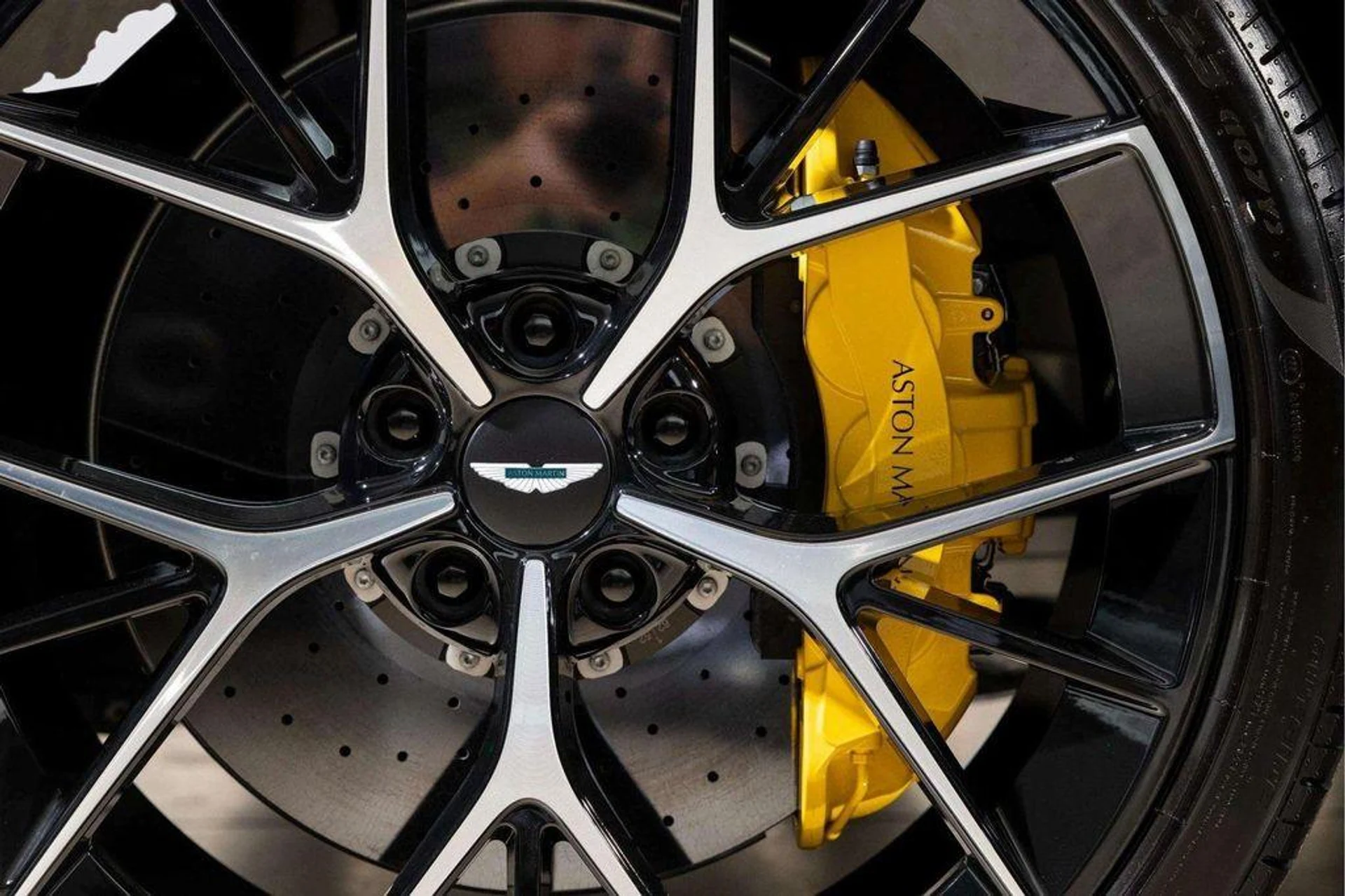 mph008_792655164_c4b_w_E_Yc6_M6_ZHAMD_7_Hsb_NII_zc_1343a73afb