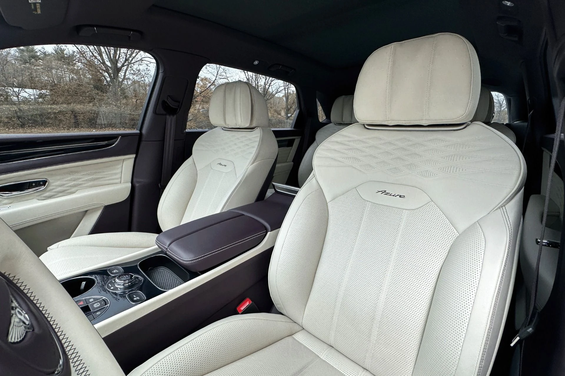 mph008_794831029_Used_2024_Bentley_Bentayga_EWB_Azure_V8_1763042894_9cc0becf7a