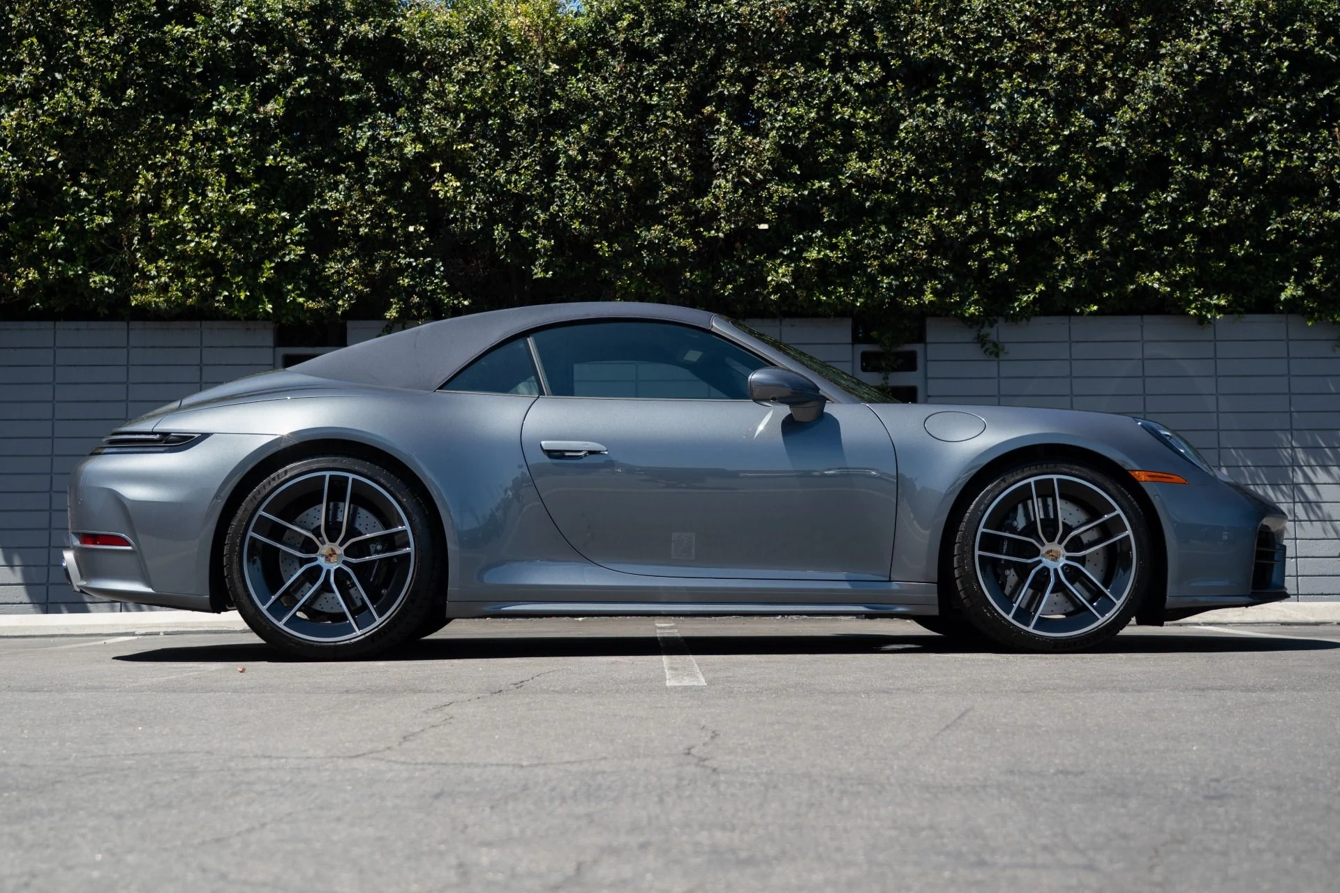 mph008_799005173_Used_2025_Porsche_911_Carrera_S_1757361864_d2e3004131