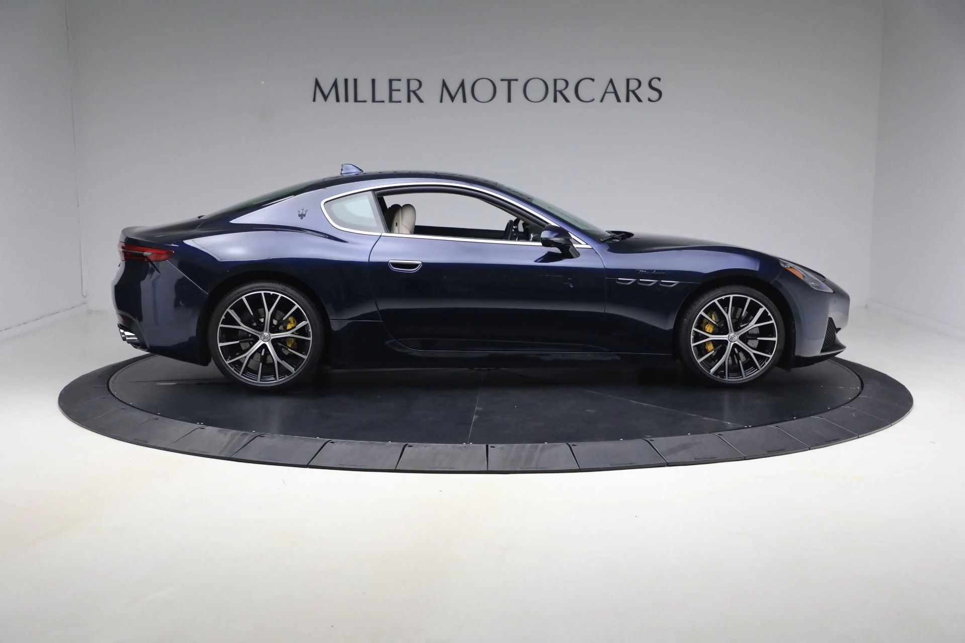 mph008_801451662_Used_2024_Maserati_Gran_Turismo_Modena_1793123717_3f4818a0e7