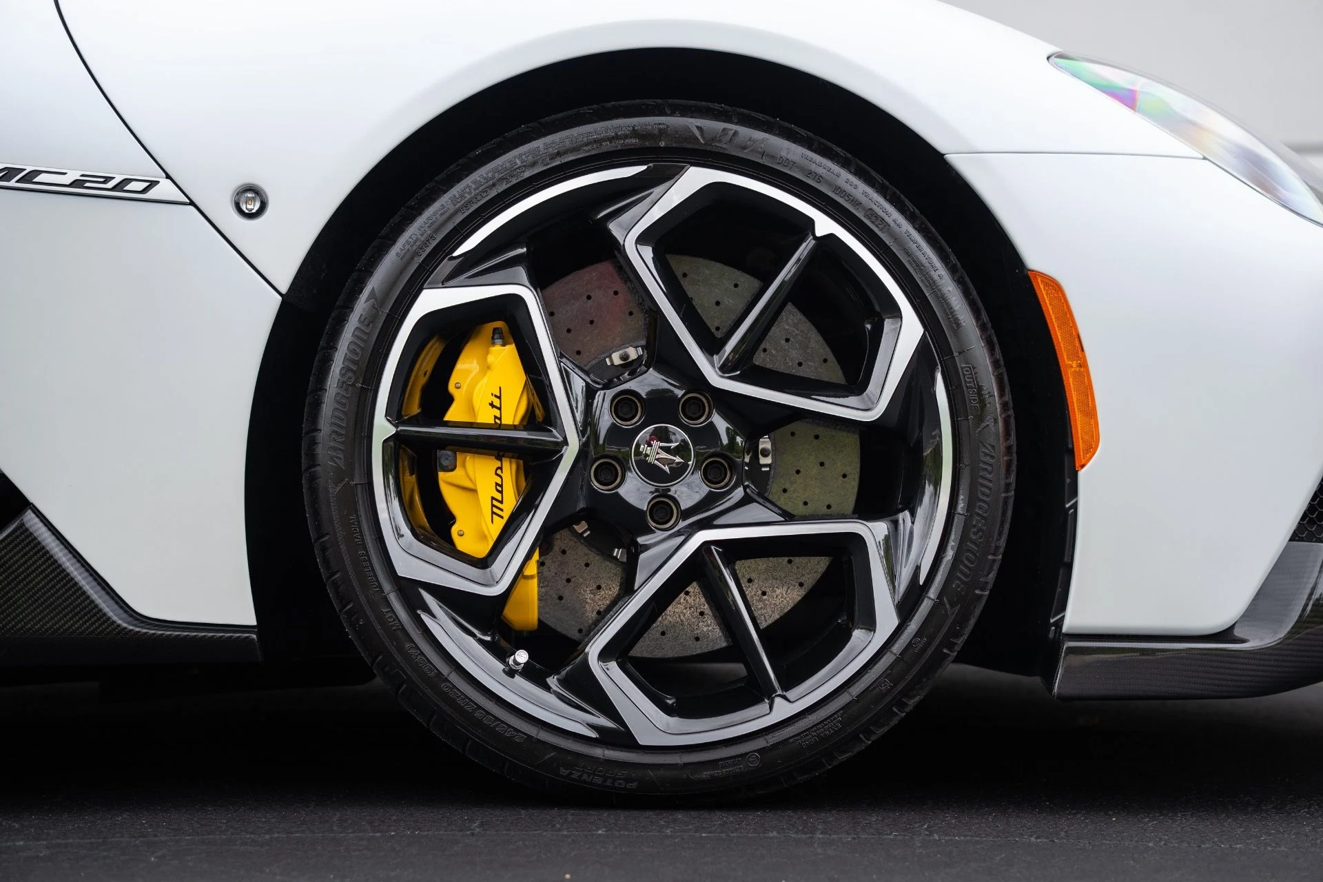 mph008_807231890_Used_2022_Maserati_MC_20_1777083905_f9100fe5ad