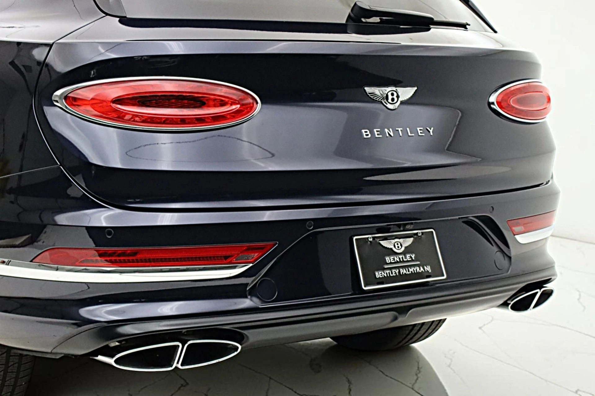 mph008_808465871_Used_2023_Bentley_Bentayga_V8_da548dd10e