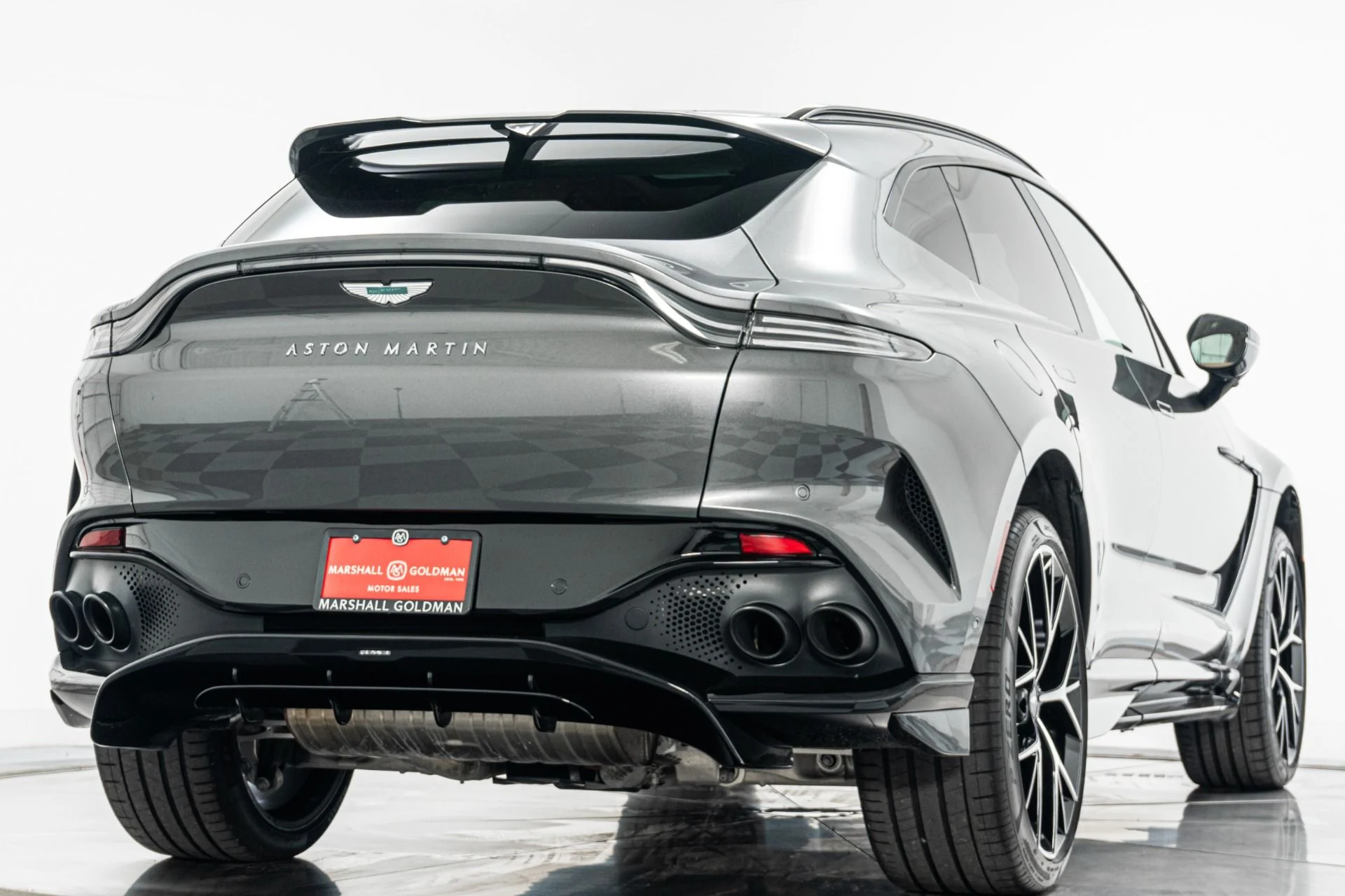 mph008_808727581_Used_2025_Aston_Martin_DBX_707_1780350121_0d5cb843f0