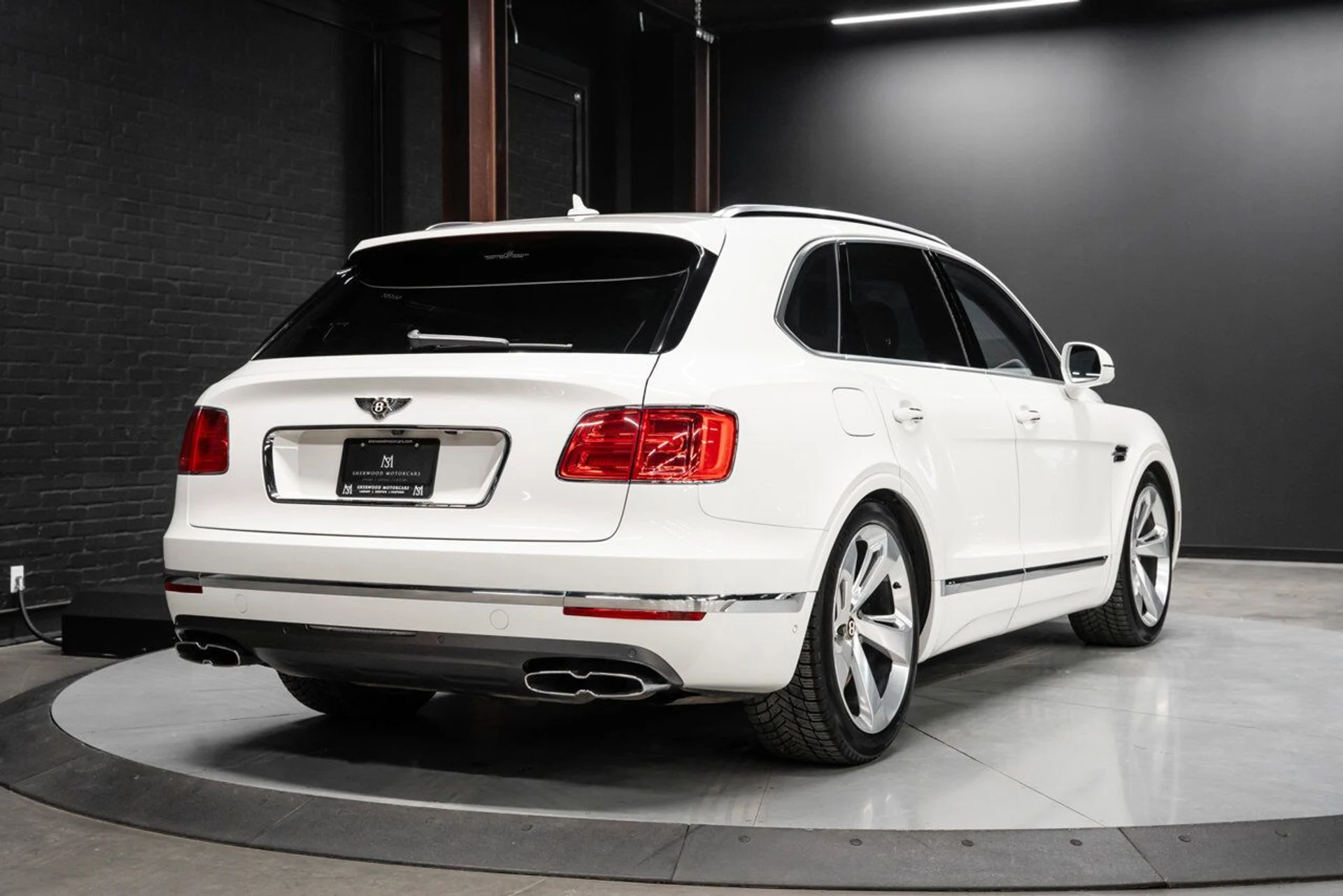 mph008_817714268_bentley_bentayga_2019_fc472203ea