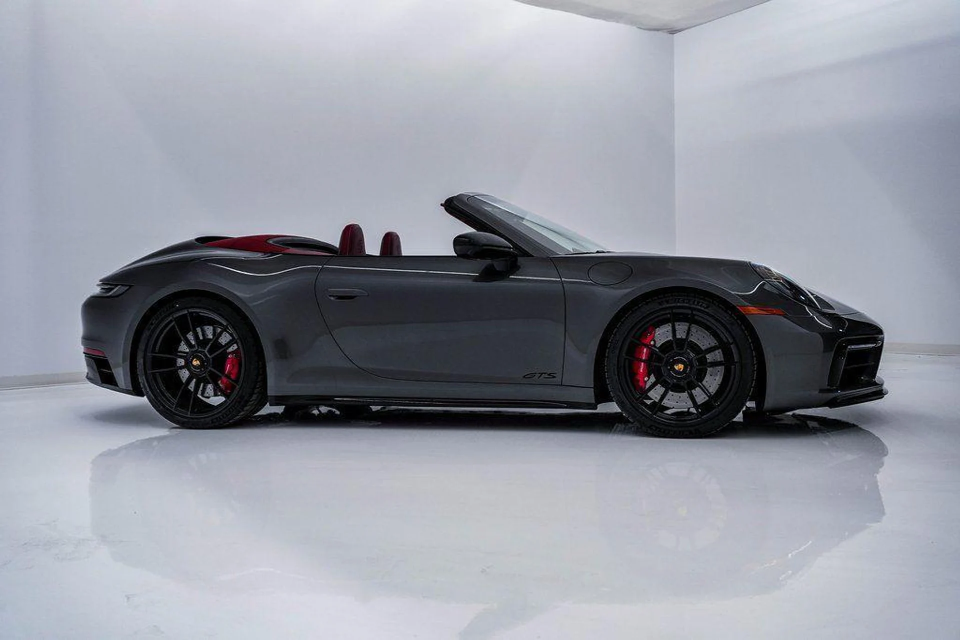 mph008_818205431_5v_Yv4_K_MP_m_Fi_U3_N5y1q43g6_S4_8599ab079c