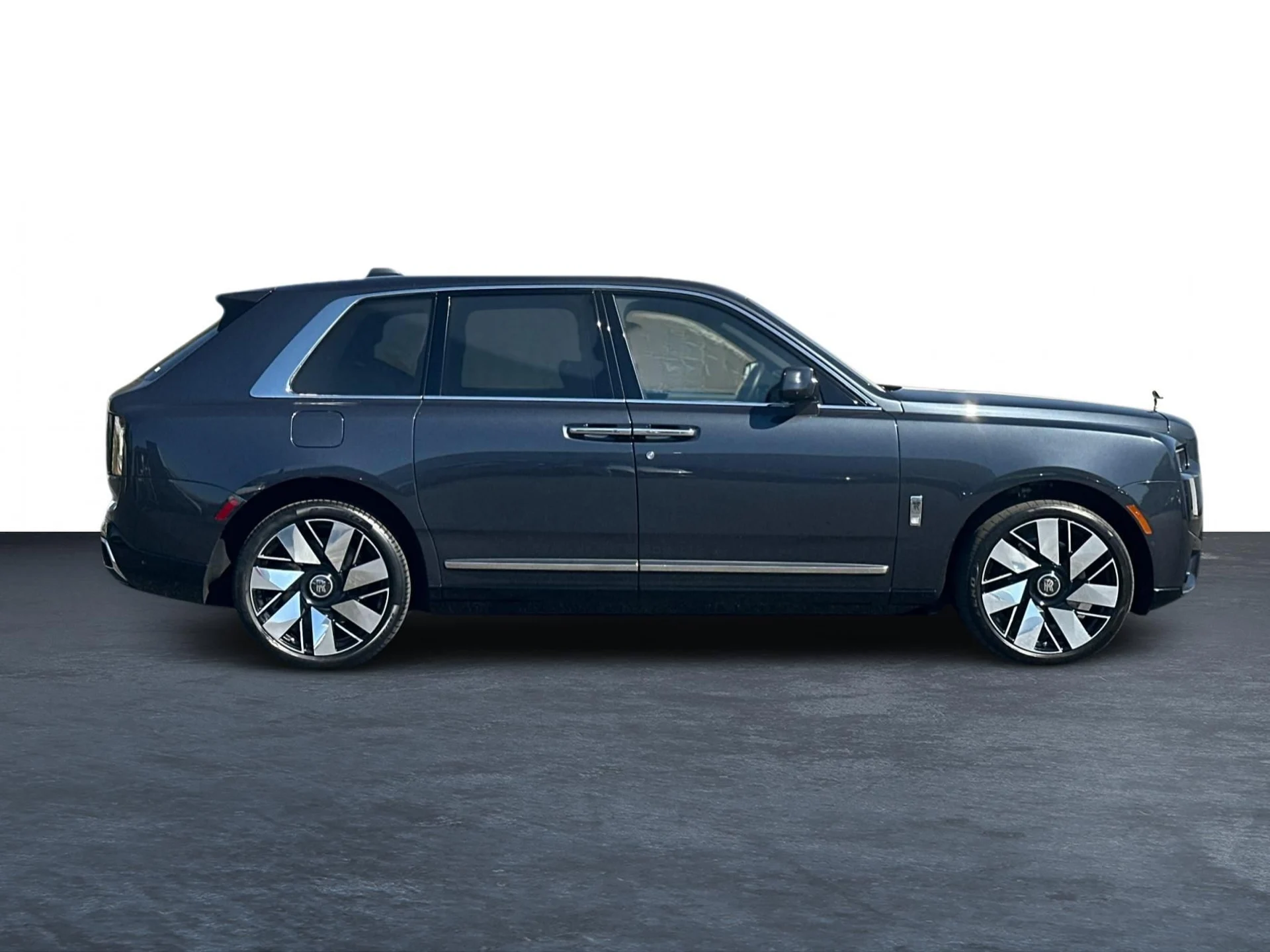 mph008_818786973_Used_2025_Rolls_Royce_Cullinan_1791514066_2699b10bb2