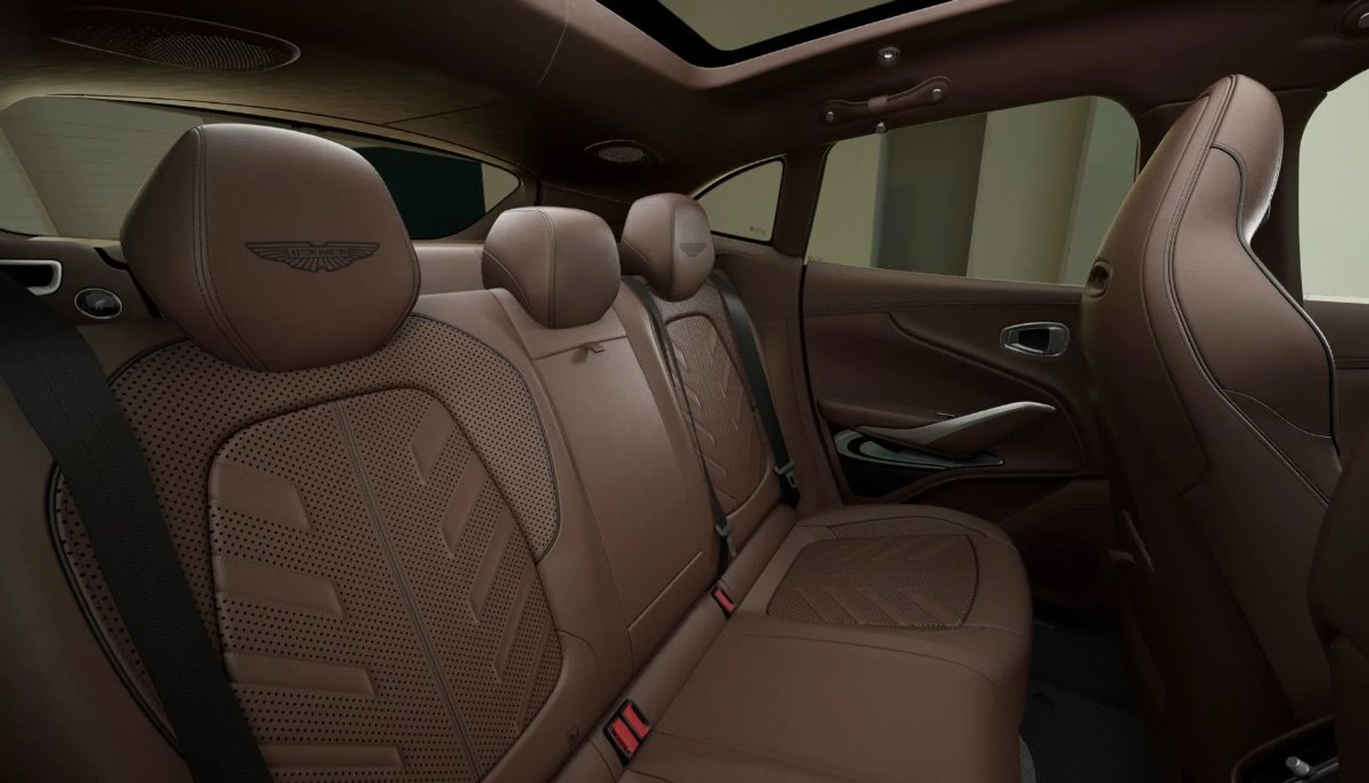mph008_827606354_New_2026_Aston_Martin_DBX_S_1787676902_79721a2d34