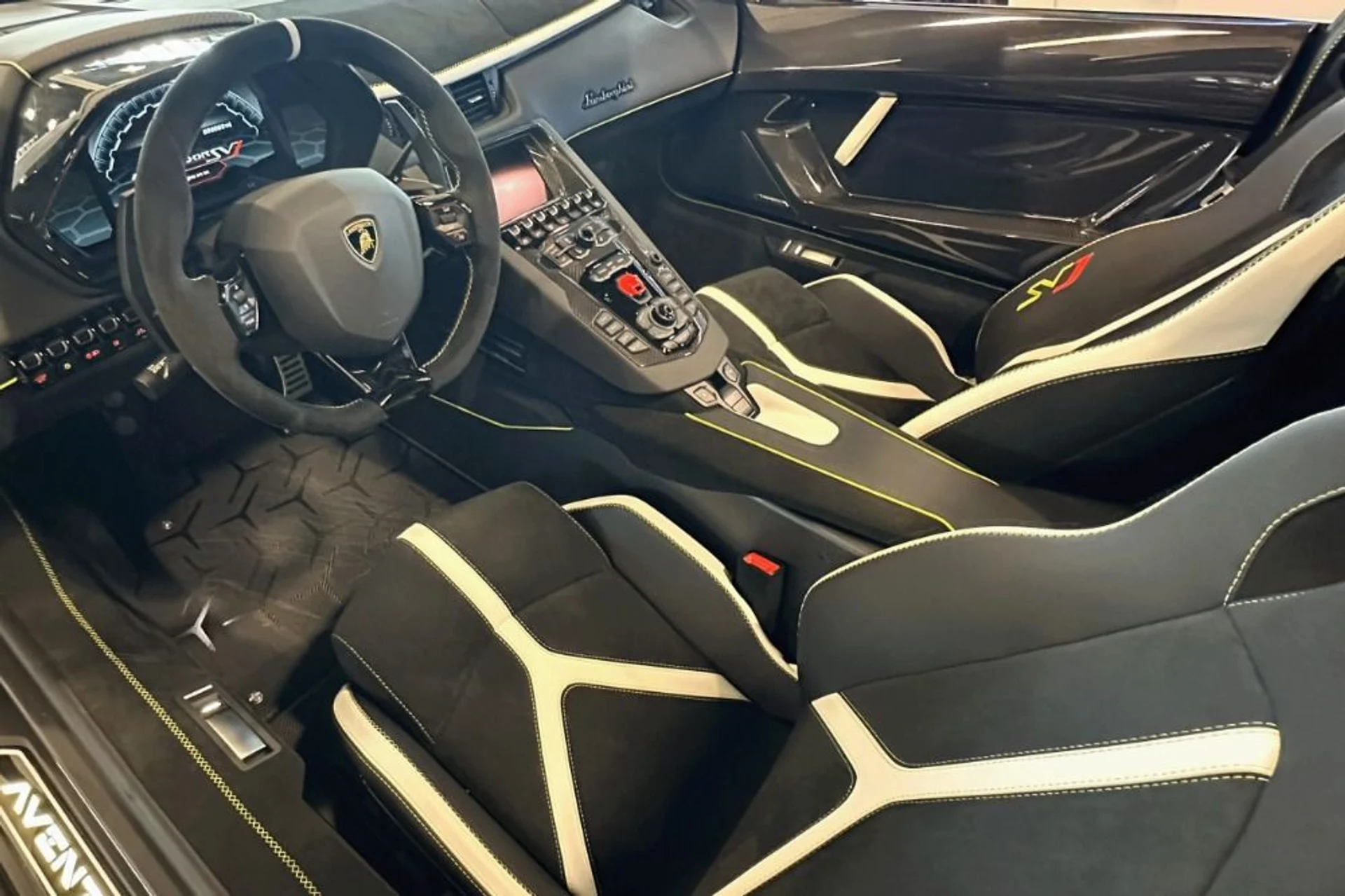 mph008_828577270_Used_2021_Lamborghini_Aventador_LP_770_4_SVJ_1765888214_893ae840b2