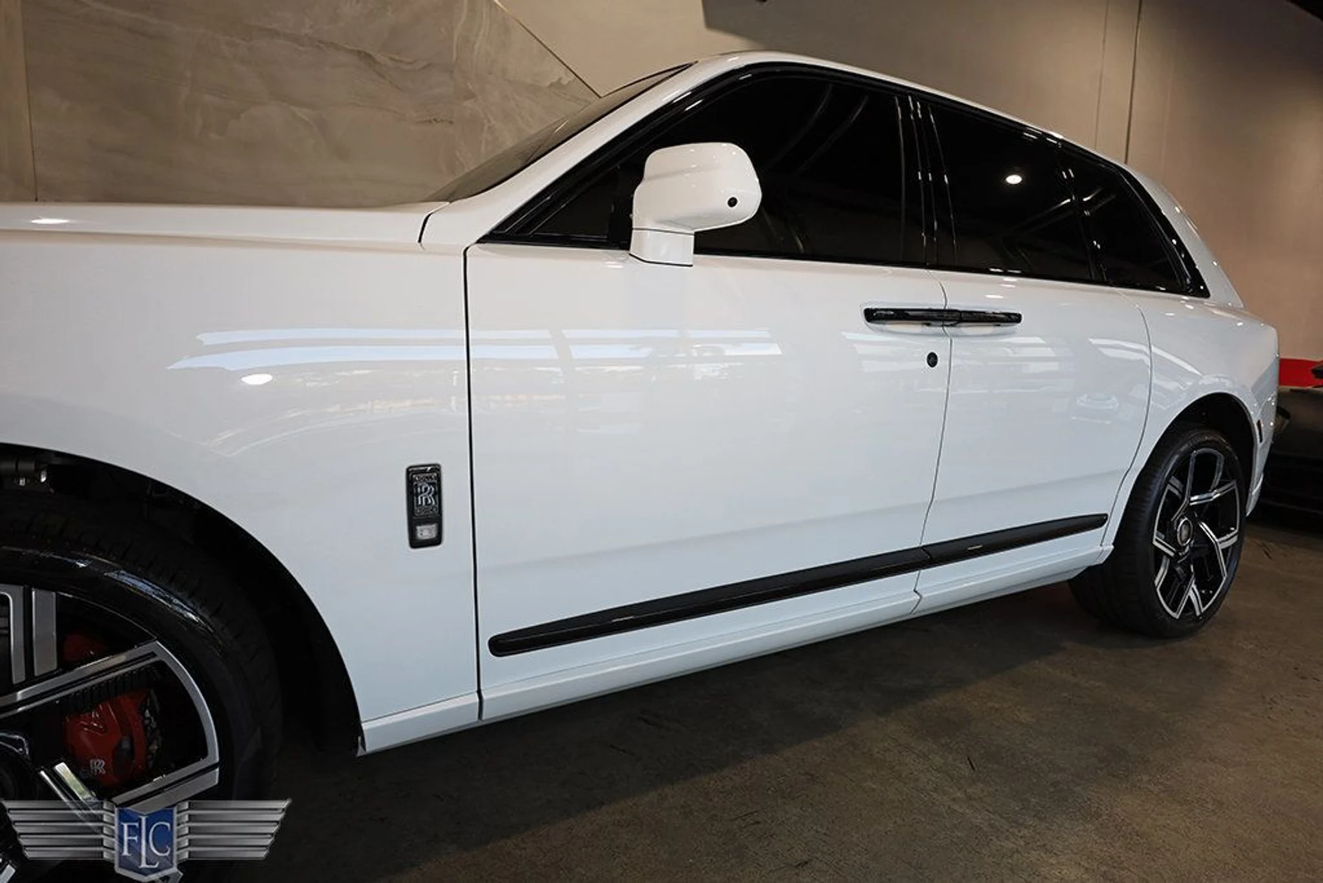 mph008_83026949_used_2026_rolls_royce_cullinan_blackbadgesportutility_9689_23031080_9_1024_9a17024e72