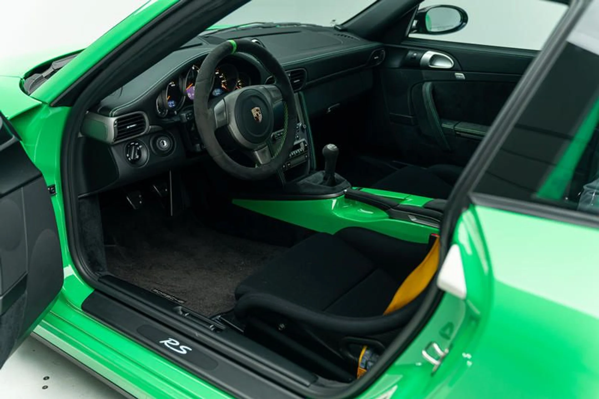 mph008_83161544_0_B48_E2_F2_21_C6_40_E6_986_D_4633_E4765_C27_2ca42a7816