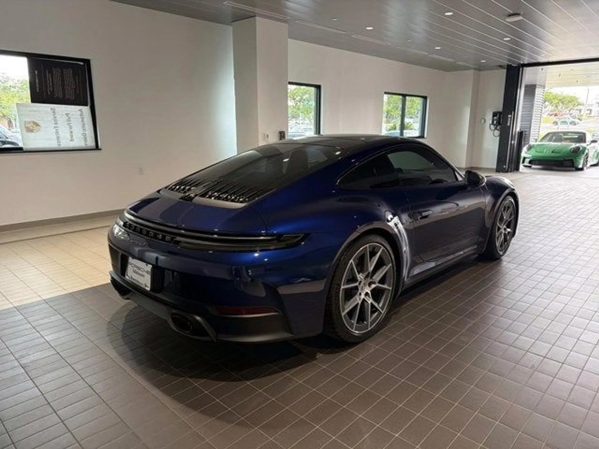 mph008_833896979_9_f963d77193