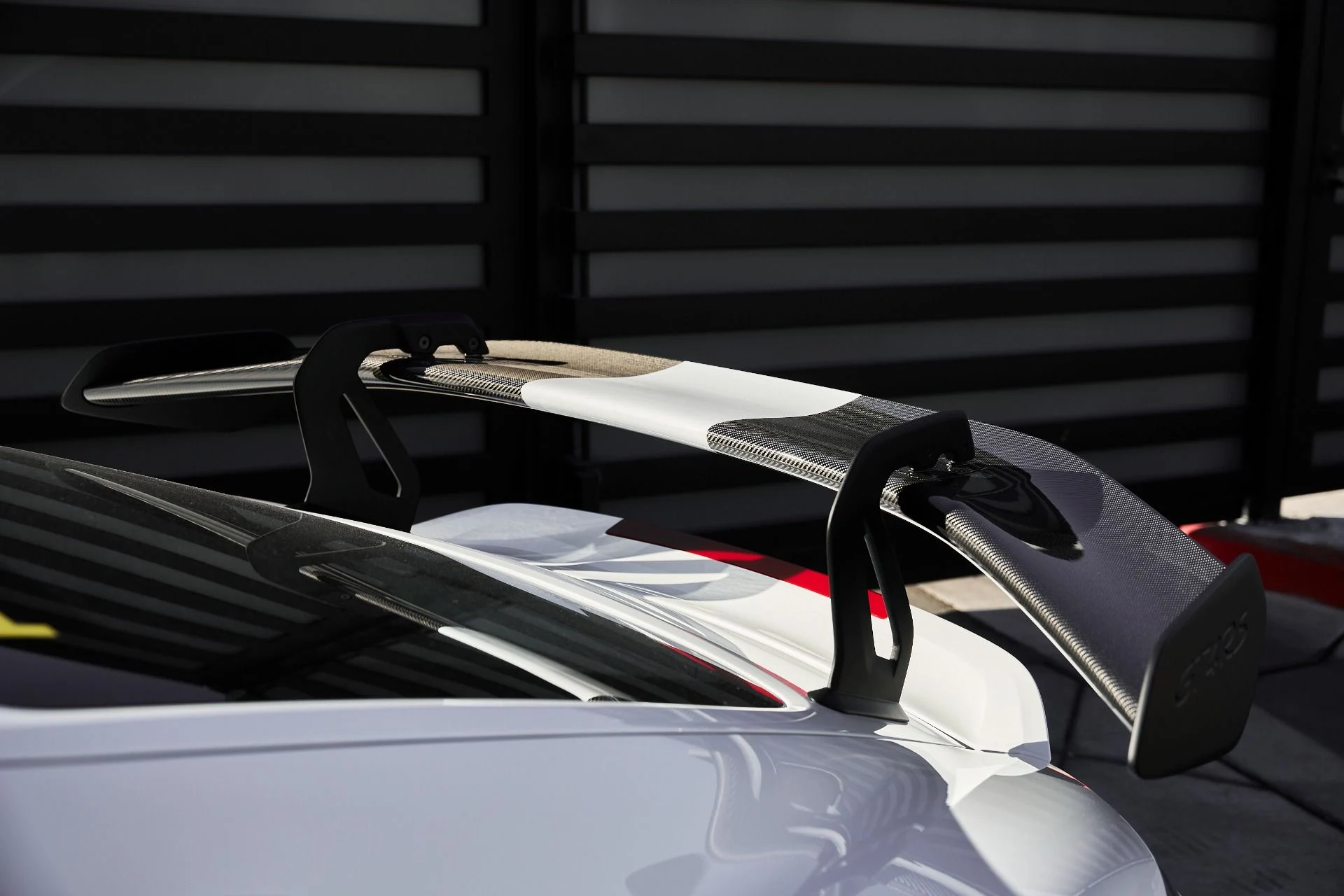 mph008_837464046_Used_2025_Porsche_718_Cayman_GT_4_RS_1766025468_ee6007e669