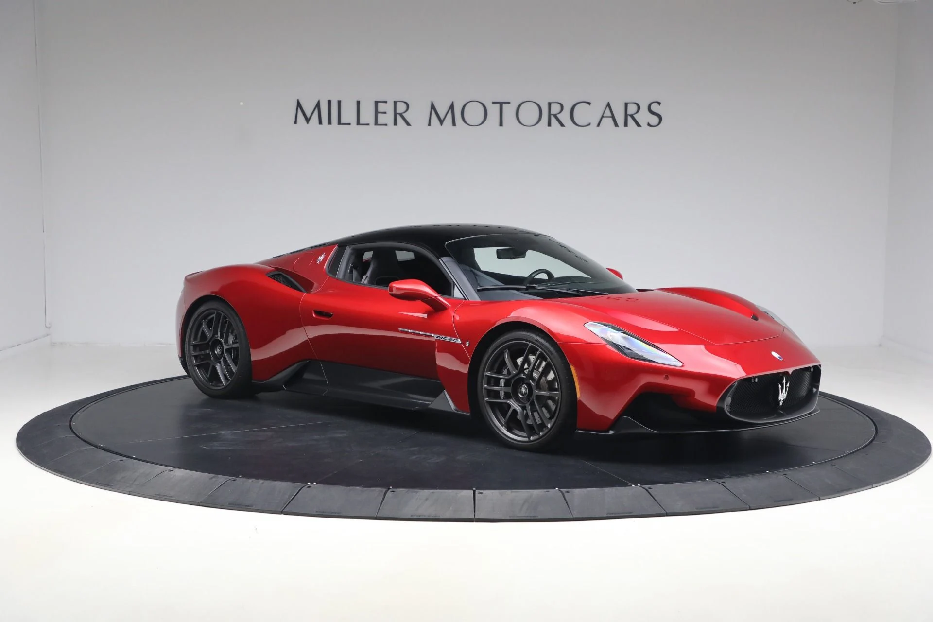 mph008_839616740_Used_2022_Maserati_MC_20_1774384855_ea8e21cc92