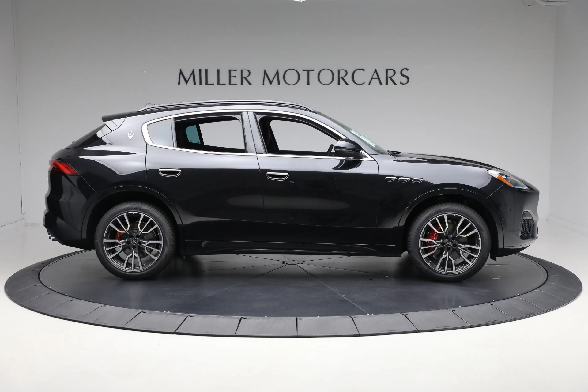 mph008_84899701_New_2025_Maserati_Grecale_0b1713405d