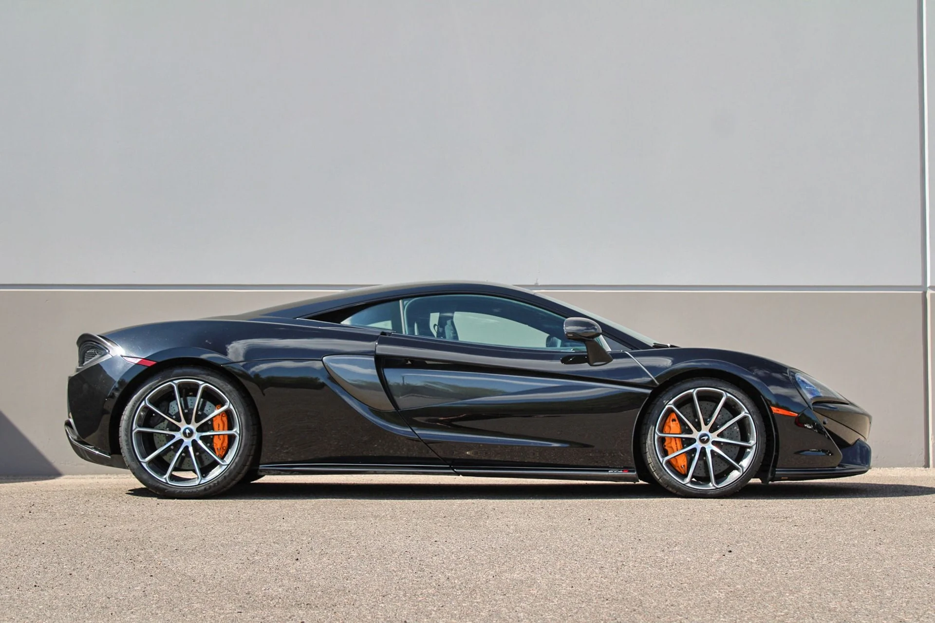 mph008_849524044_Used_2019_MCLAREN_570_S_1727566589_8c87509f89