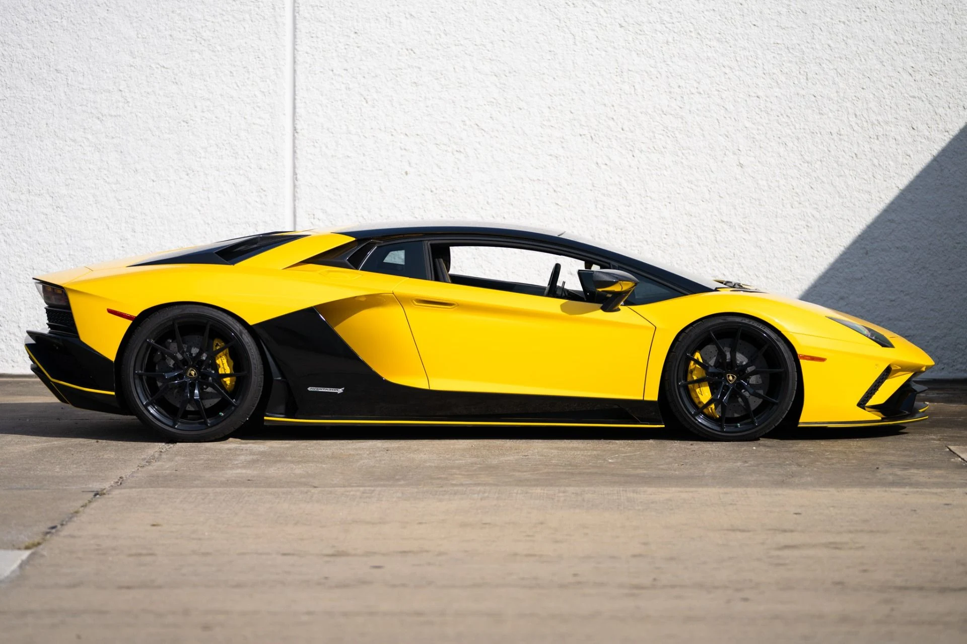mph008_852996106_Used_2018_Lamborghini_Aventador_S_LP_740_4_S_1761083724_5f5bc10811