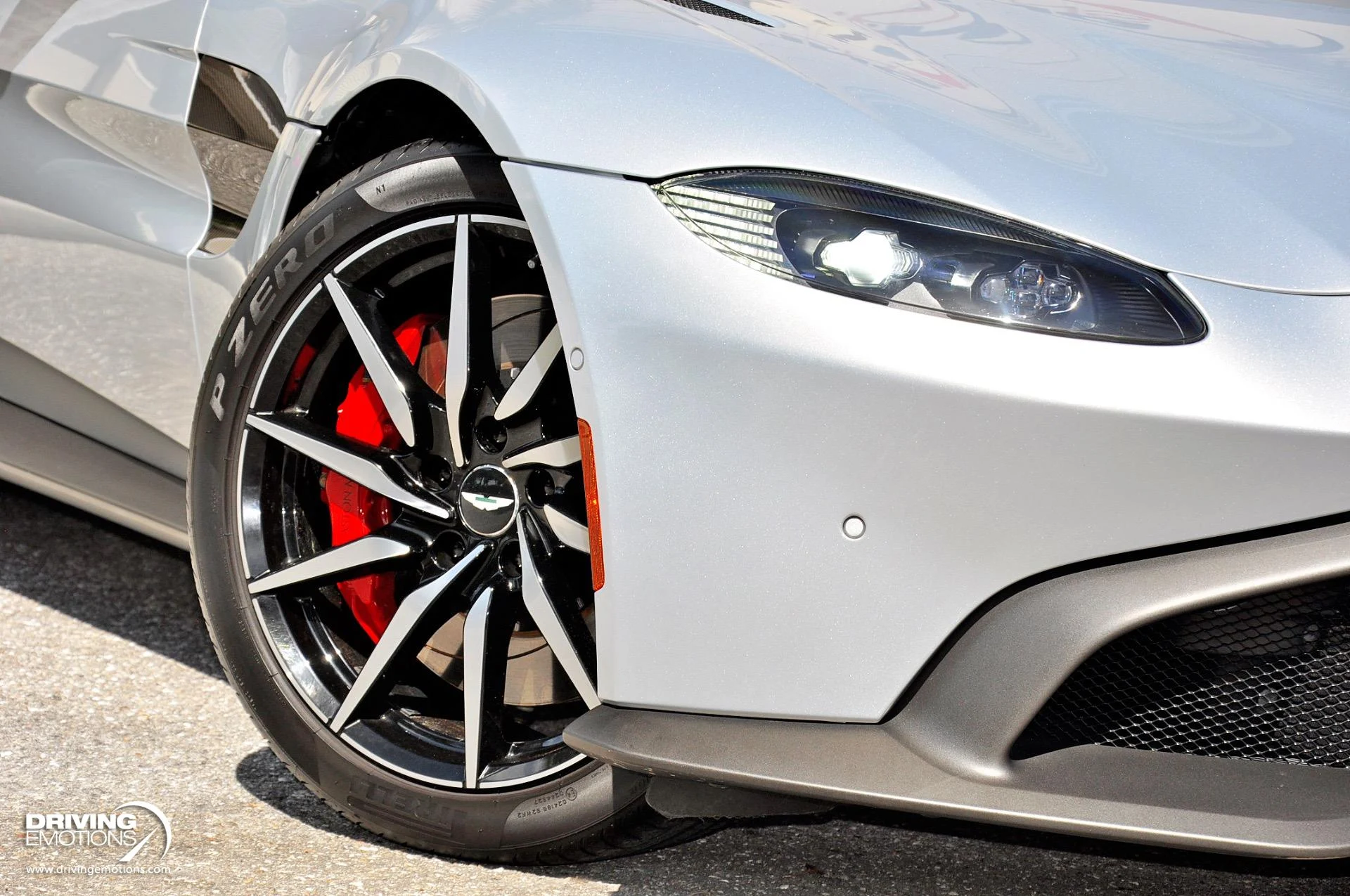 mph008_853272698_880_p9_l_e4cdc1eab3