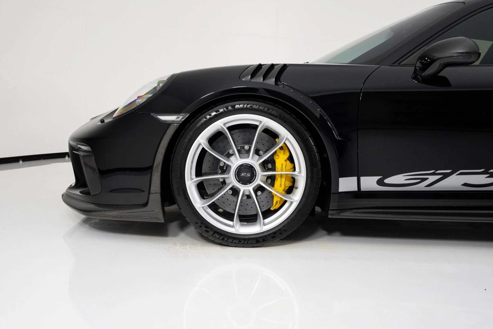 mph008_874561141_Used_2019_Porsche_911_GT_3_RS_1753749471_478e300dc2