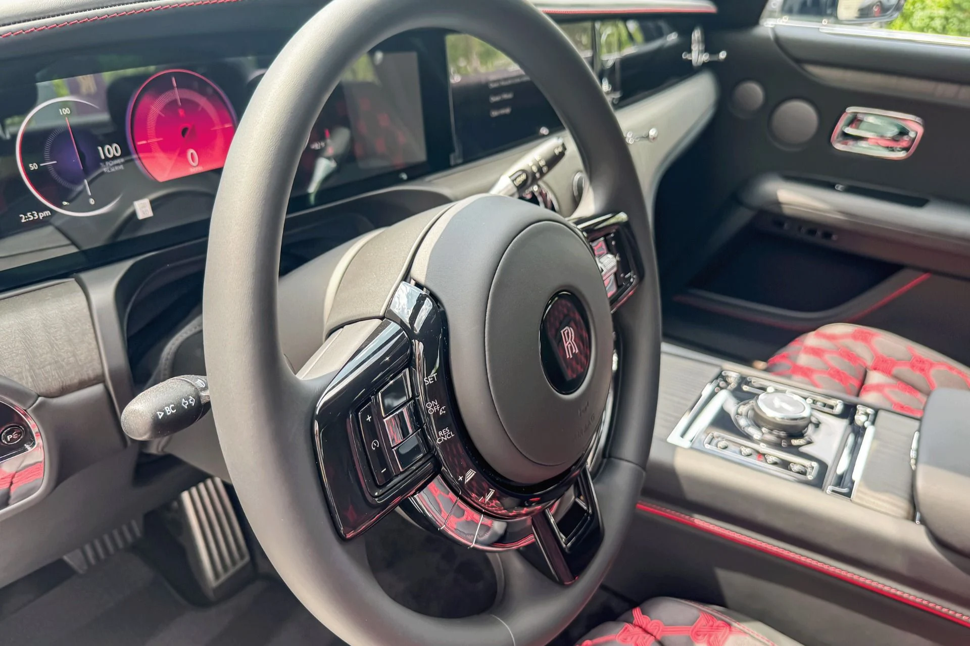 mph008_885410120_Used_2025_Rolls_Royce_Ghost_1764086548_ea7caa59fe