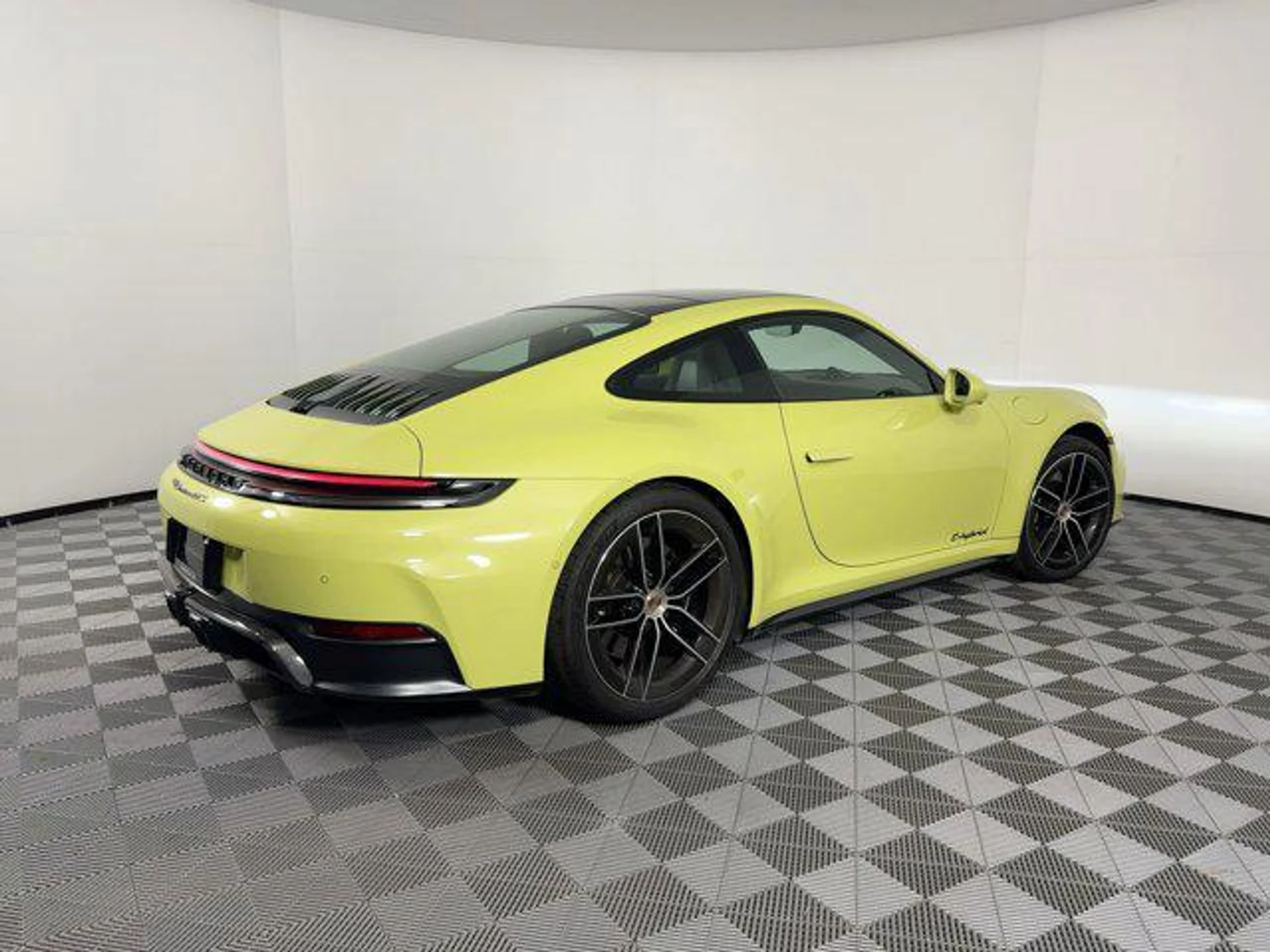 mph008_887816461_z_J3w_LF_Mso_OE_2_DP_Mb9yr58_MF_16c_fa82e7dabf