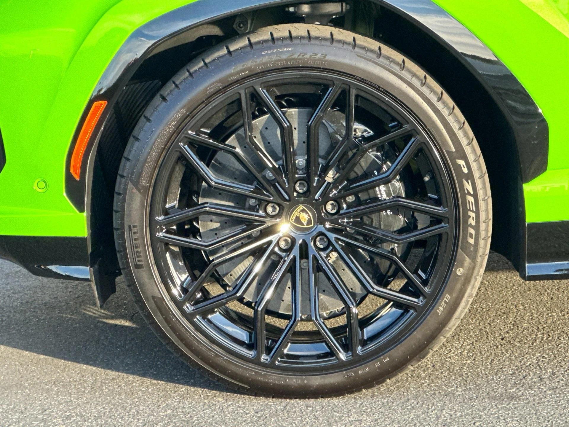 mph008_893363965_New_2025_Lamborghini_Urus_SE_1762355299_f9315d7a85