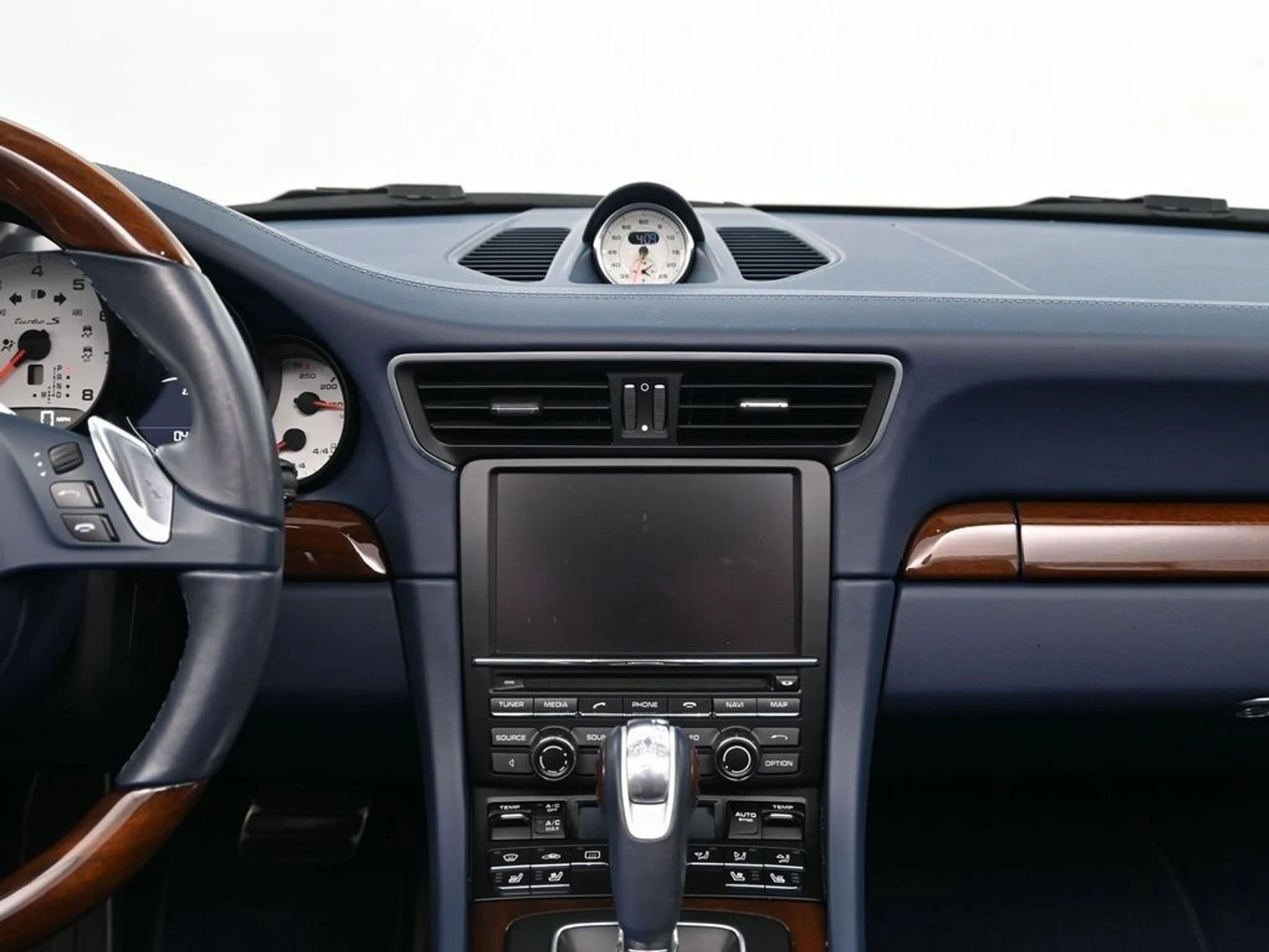 mph008_905001820_c35020a55f5ea56d2c53eb88b1d9de43x_a282336d05