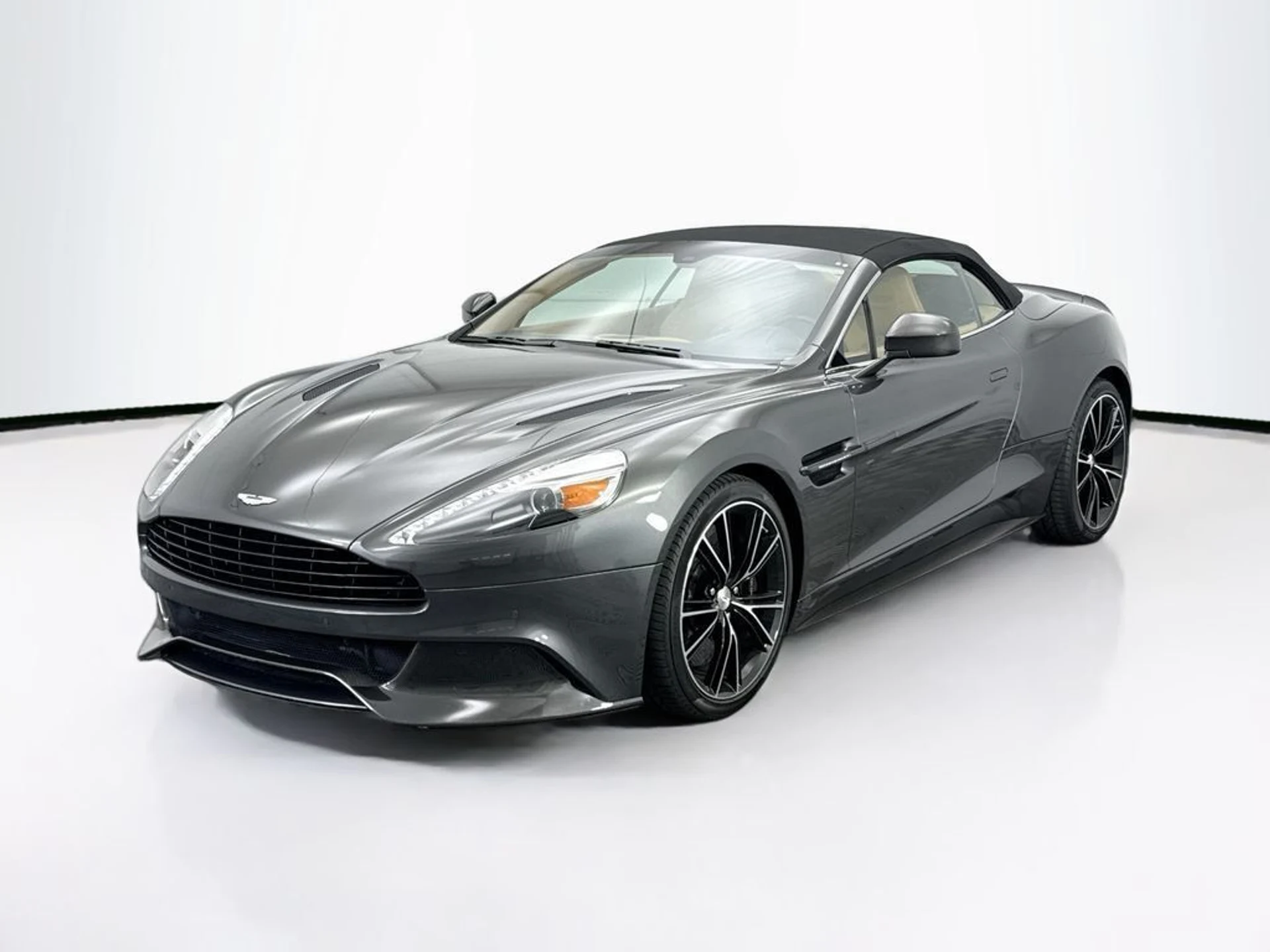 mph008_908125437_used_2014_aston_martin_vanquish_2drvolante_8119_22995957_9_1024_afa81221e5