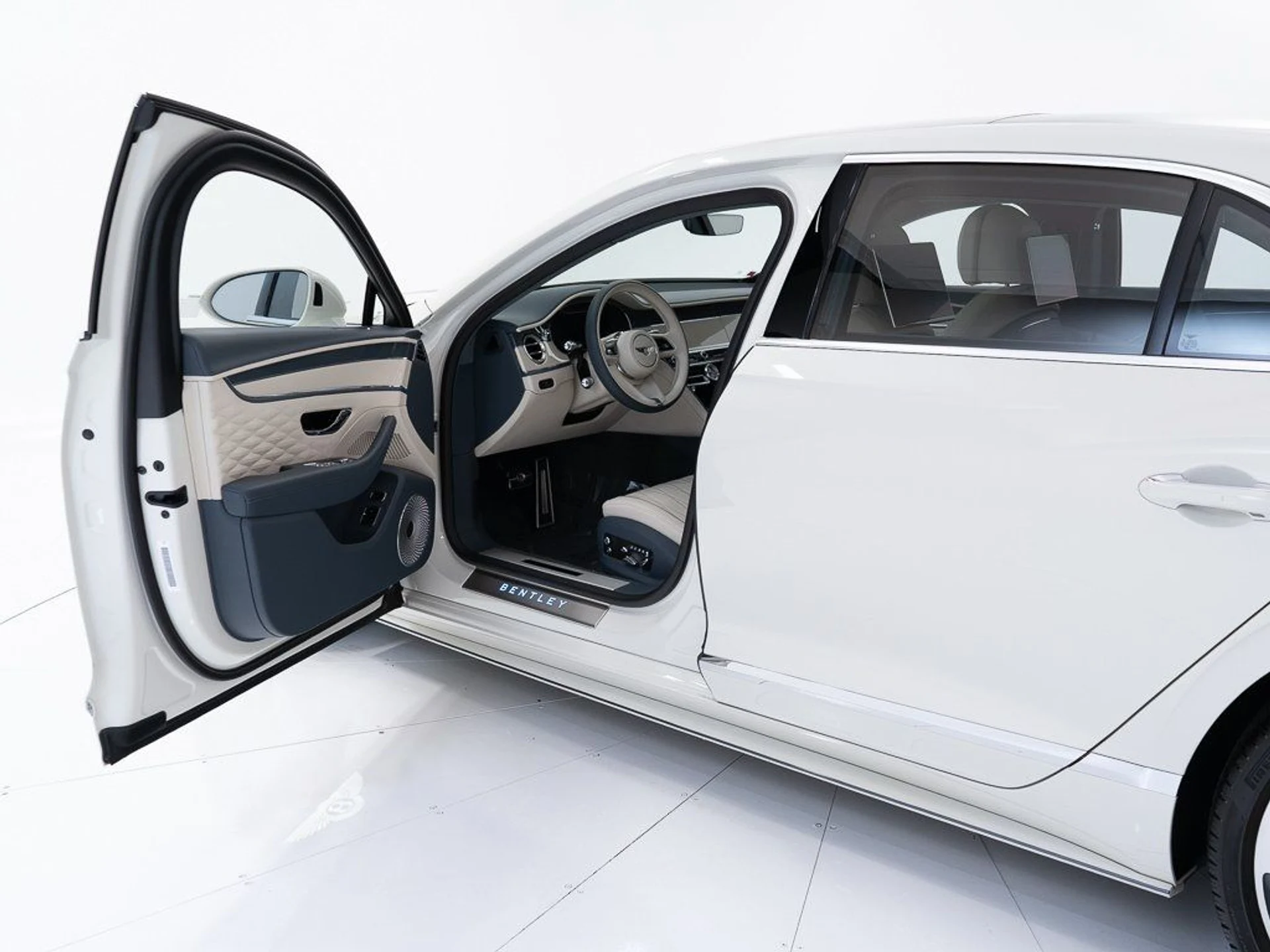 mph008_913853803_7549f01991b5b25b0dccad47ed037431_0a51696c49